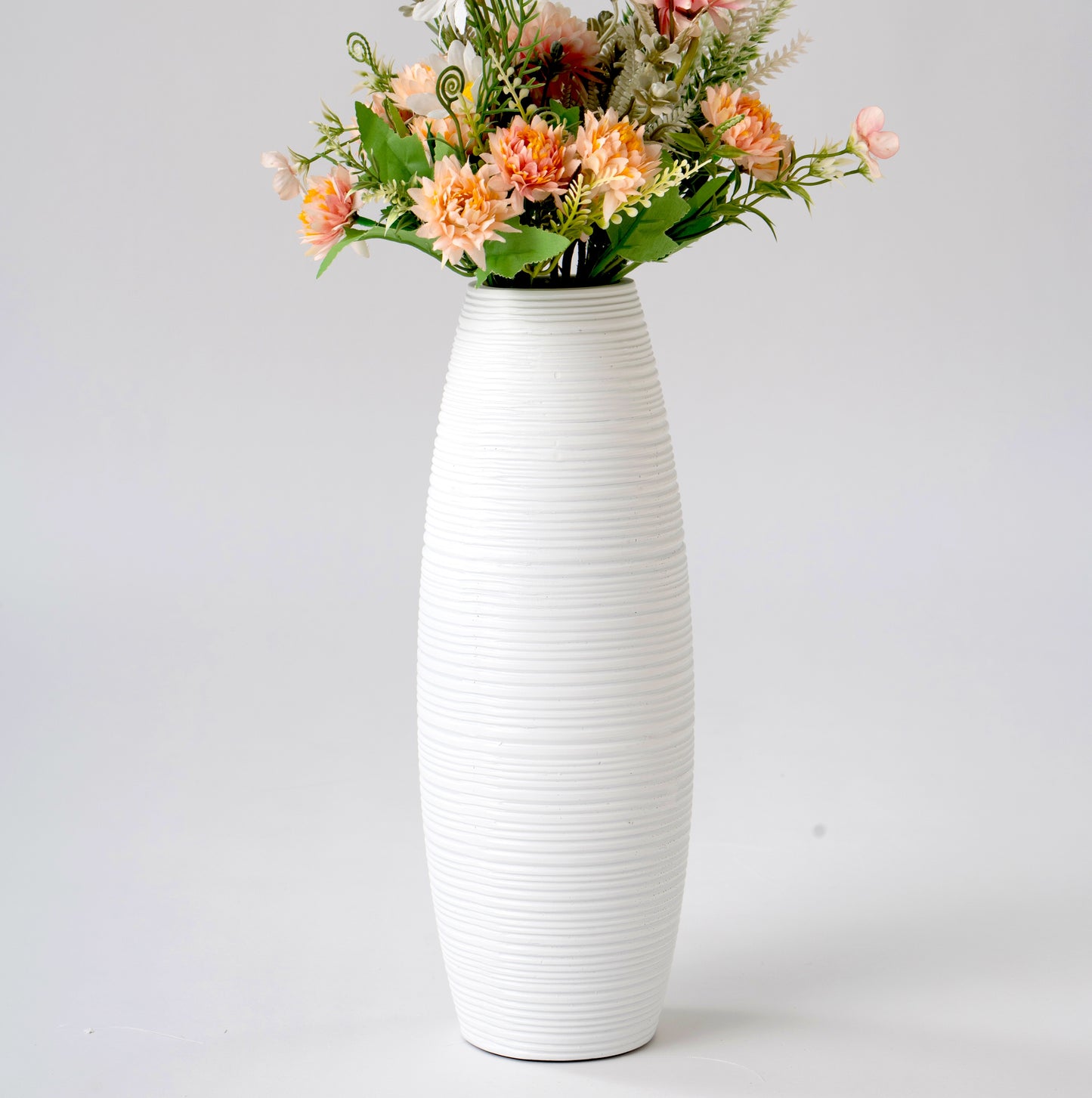 Compact Resin Vase – Stylish Waterproof Decorative Vase for Floor, Table or Shelf, white, 34 cm