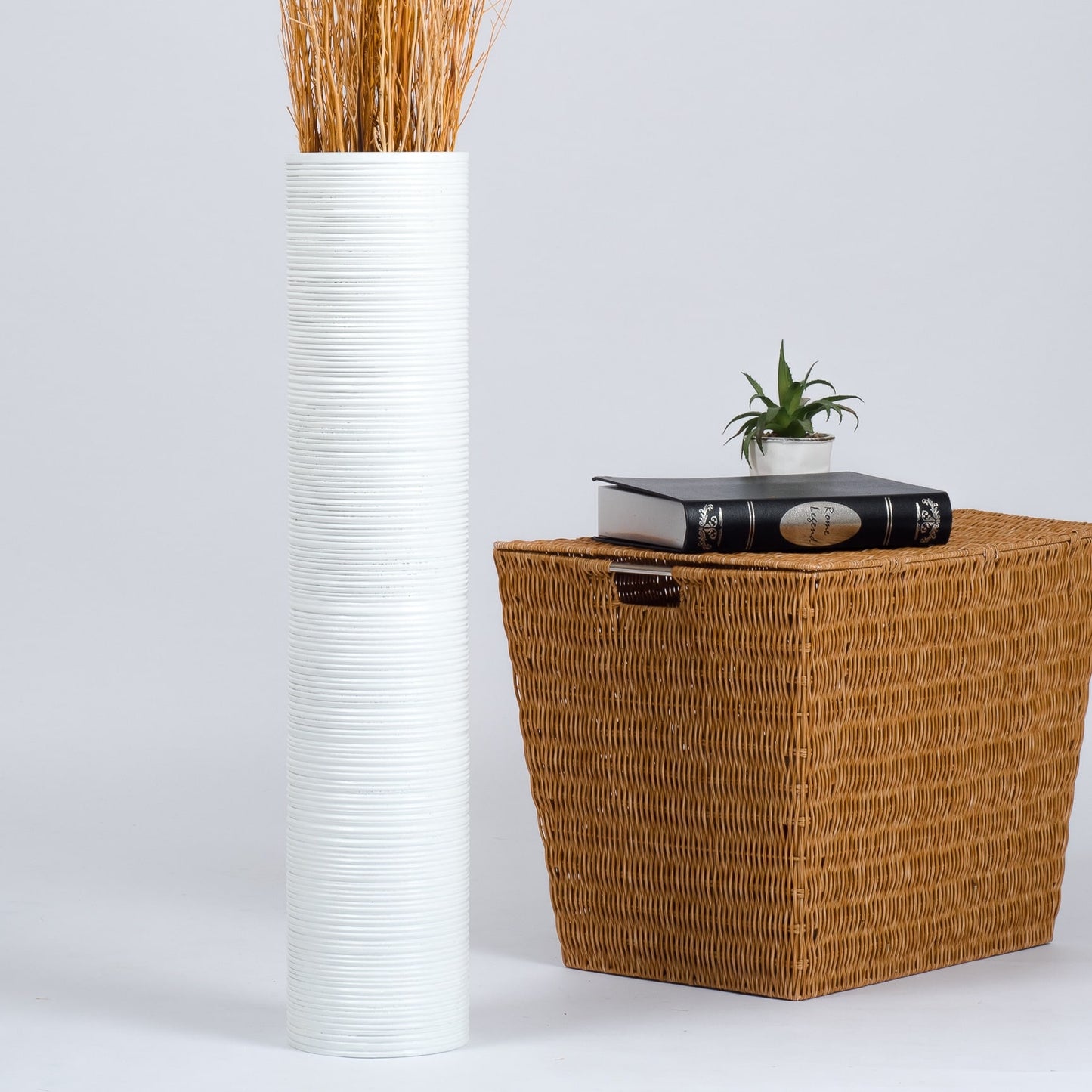 Large Mango Wood Floor Vase – Handcrafted Decorative Highlight from Thailand, 65 cm