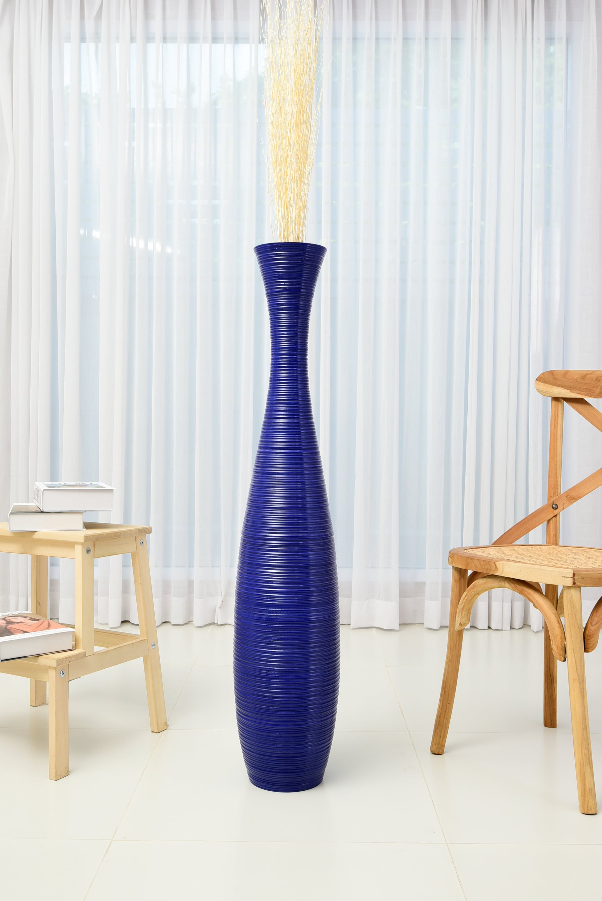Large Mango Wood Floor Vase – Handcrafted Decorative Highlight from Thailand, 105 cm