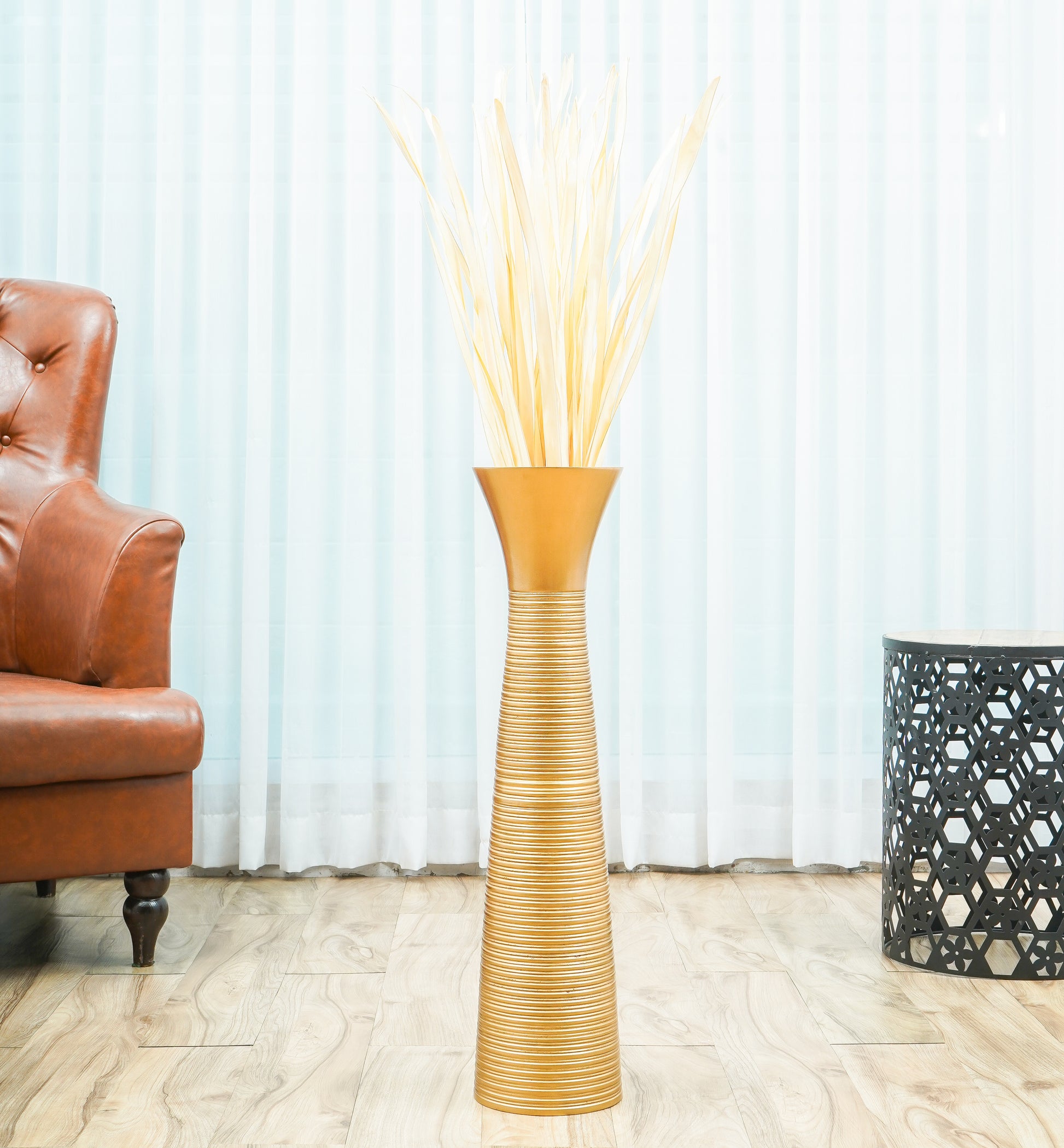 Large Mango Wood Floor Vase – Handcrafted Decorative Highlight from Thailand, 65 cm