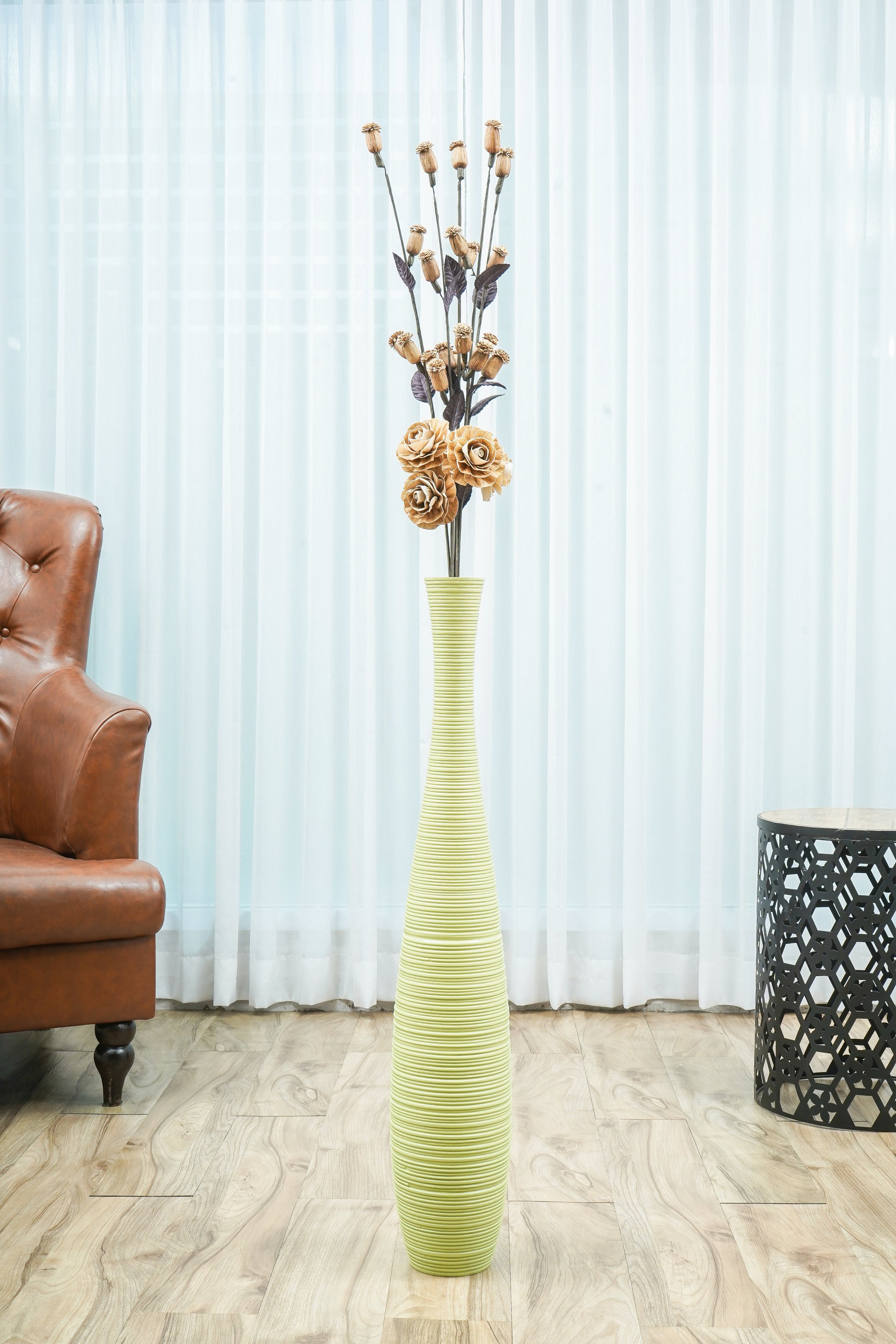 Large Mango Wood Floor Vase – Handcrafted Decorative Highlight from Thailand, 85 cm
