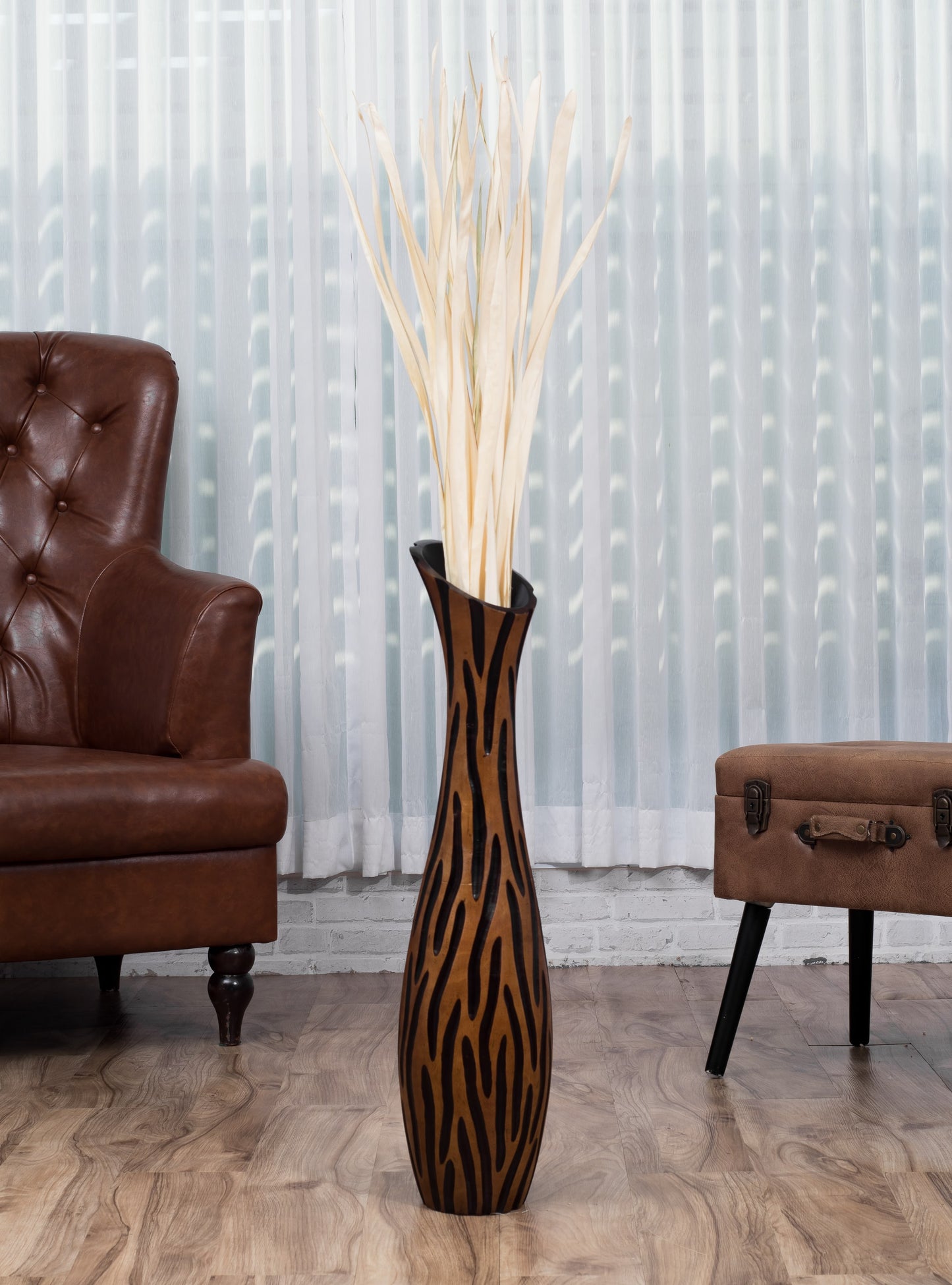 Large Mango Wood Floor Vase – Handcrafted Decorative Highlight from Thailand, 65 cm