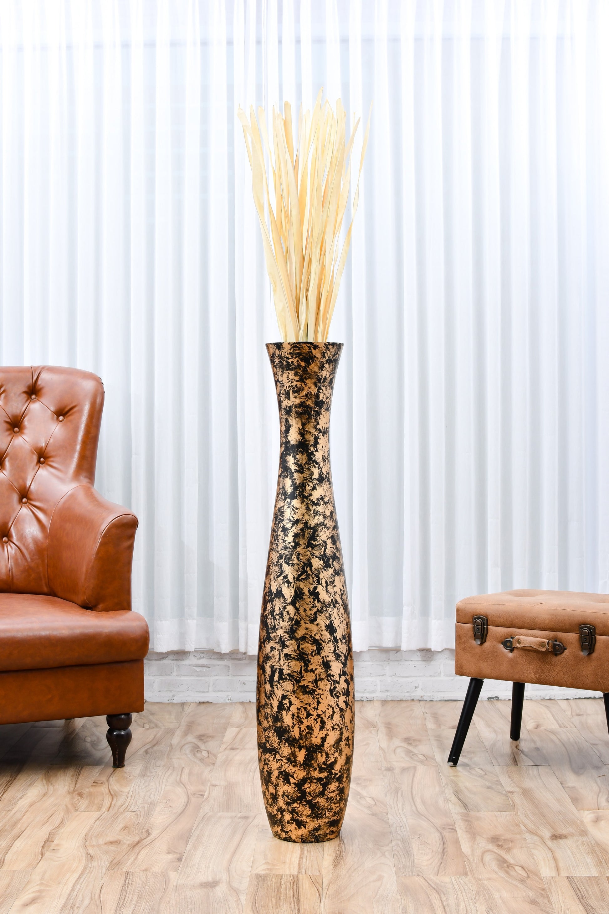 Large Mango Wood Floor Vase – Handcrafted Decorative Highlight from Thailand, 105 cm