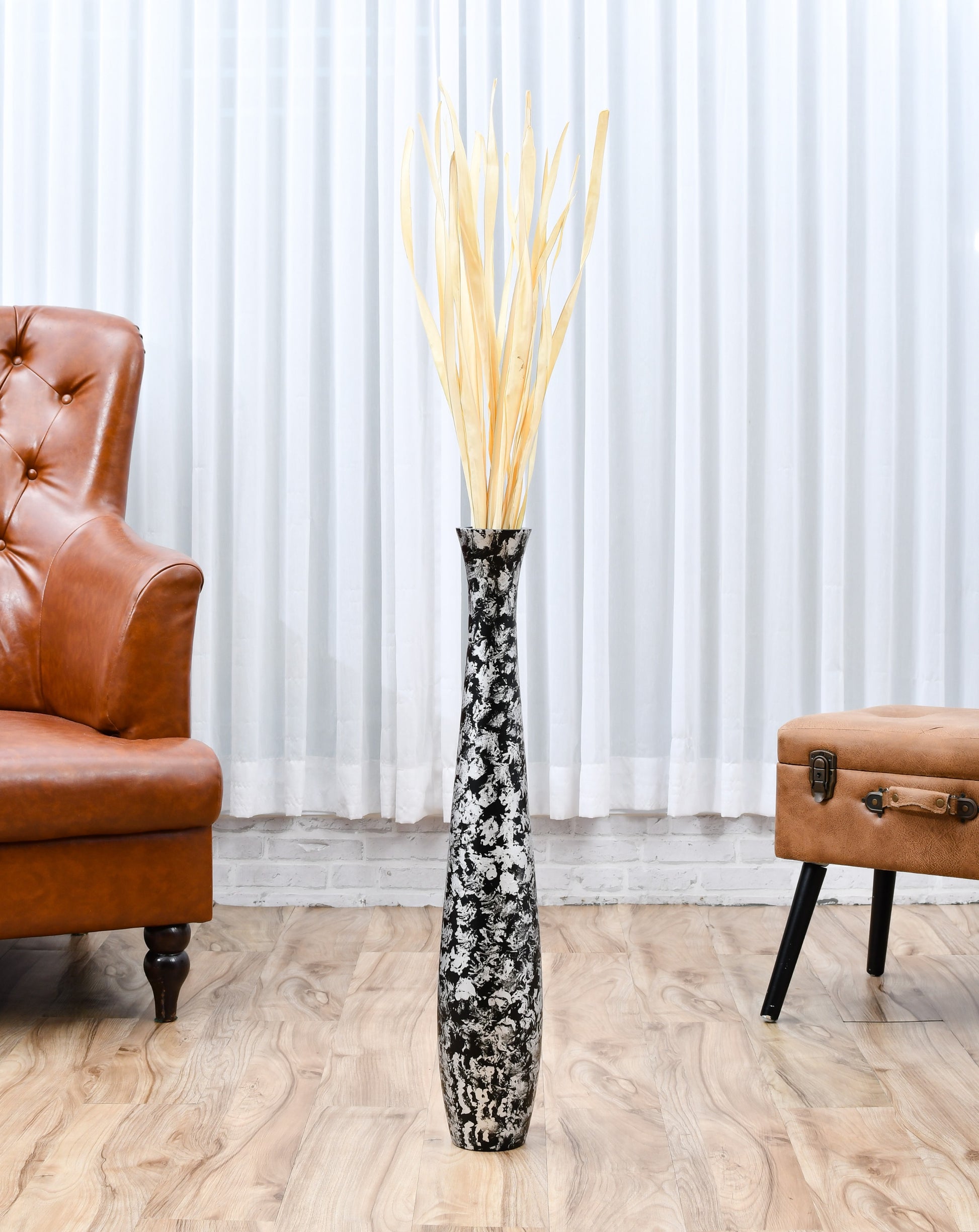 Large Mango Wood Floor Vase – Handcrafted Decorative Highlight from Thailand, 65 cm