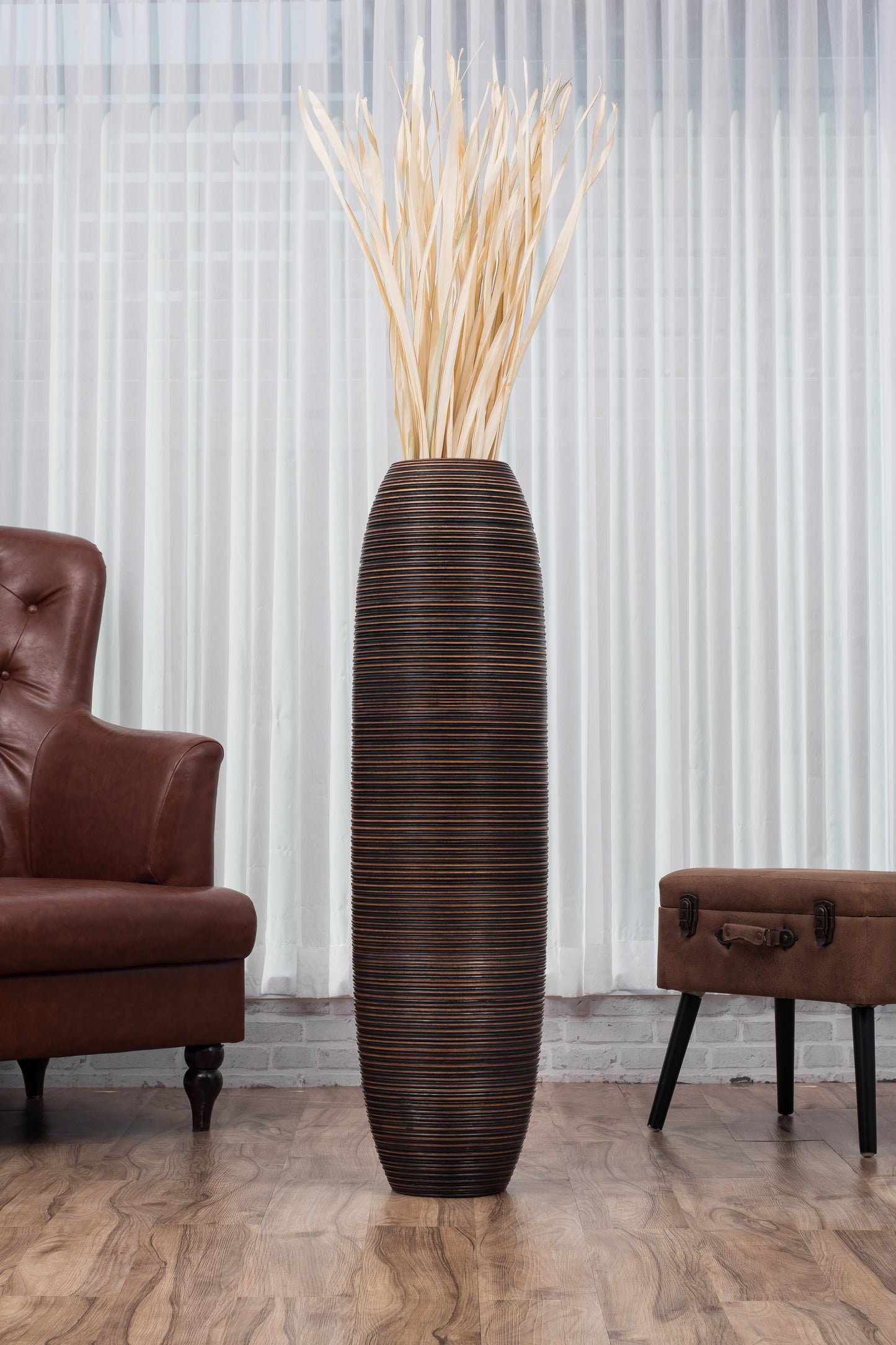 Large Mango Wood Floor Vase – Handcrafted Decorative Highlight from Thailand, 105 cm