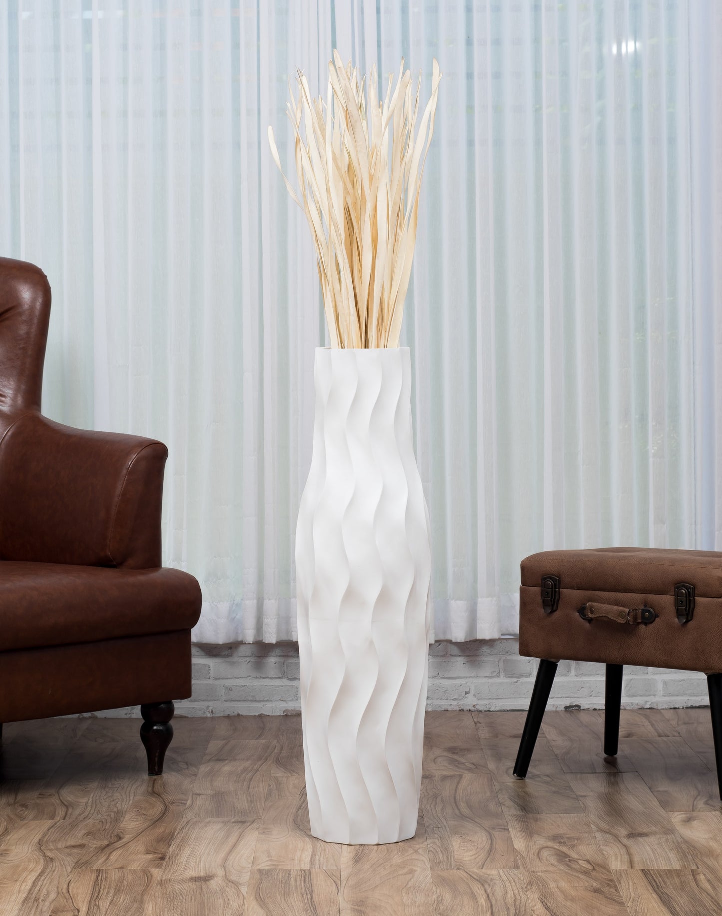 Large Mango Wood Floor Vase – Handcrafted Decorative Highlight from Thailand, 85 cm