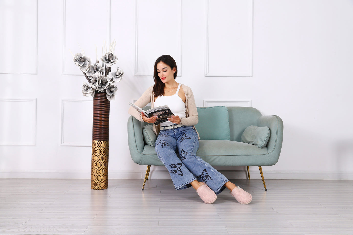 Large Resin Floor Vase – Stylish Waterproof Vase for Fresh & Dried Flowers, 85 cm