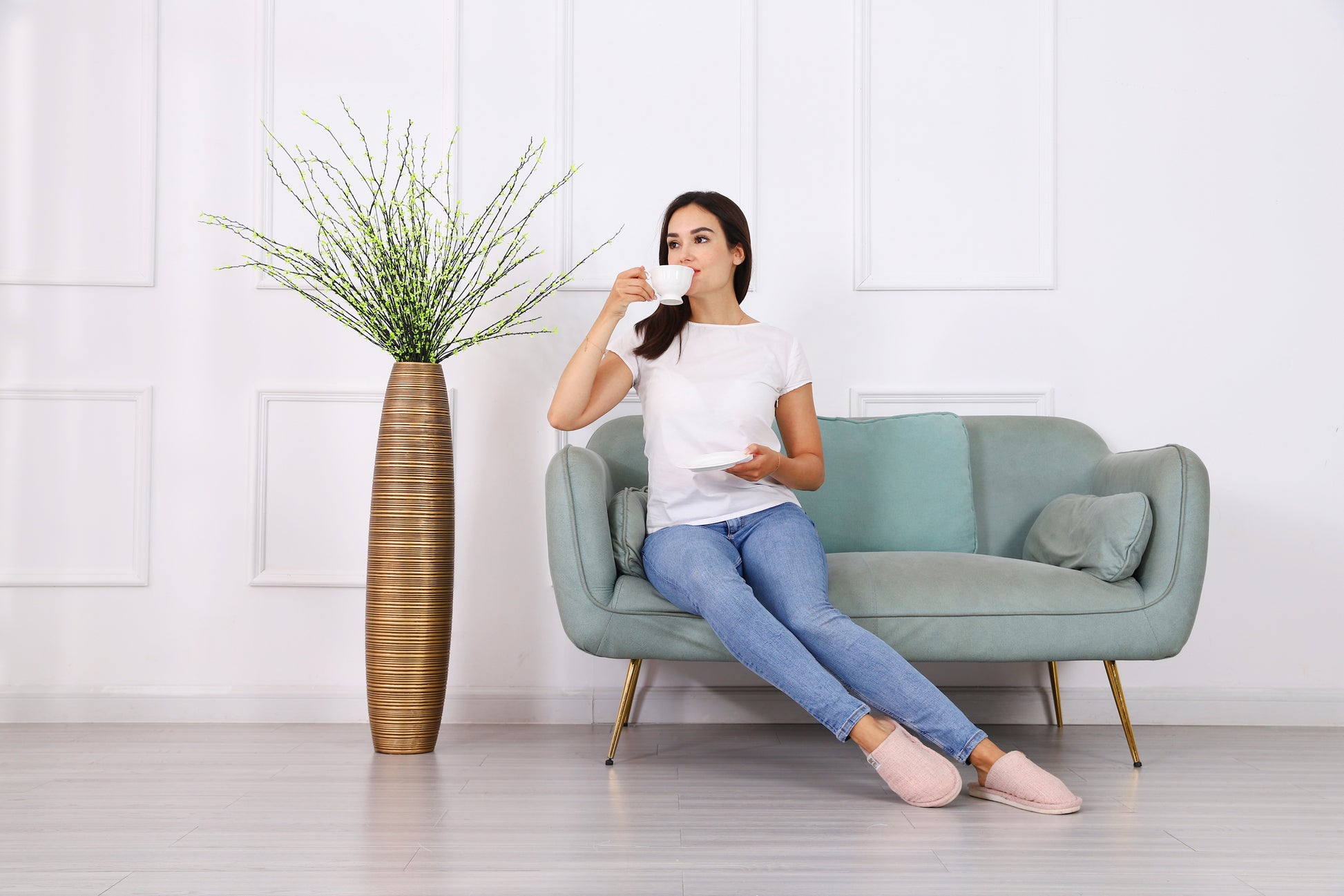 Large Resin Floor Vase – Stylish Waterproof Vase for Fresh & Dried Flowers, 85 cm