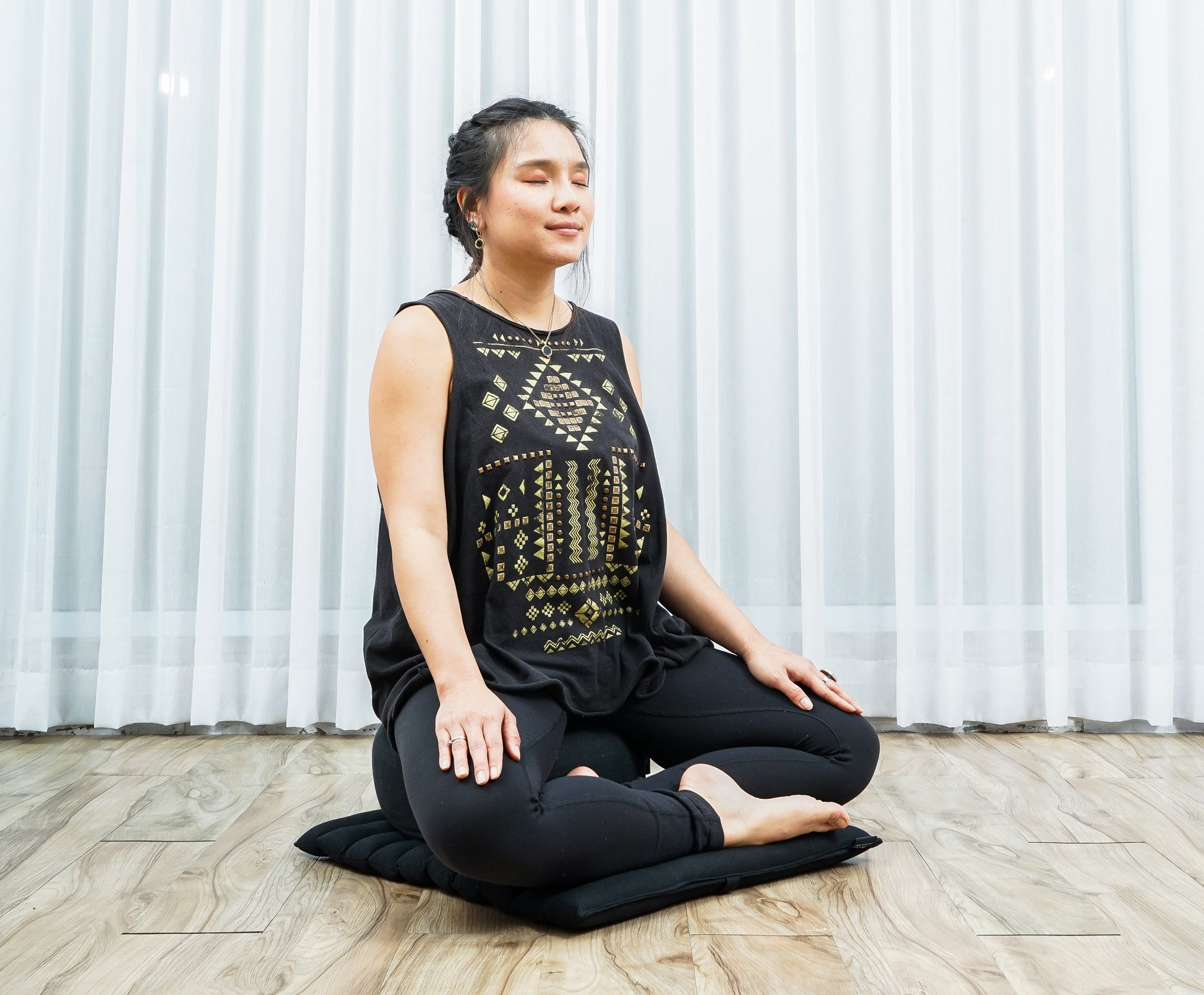 Compact Meditation Cushion Set Made of Kapok – Small Zabuton & Zafu with Cotton Cover, Cl02 - Black