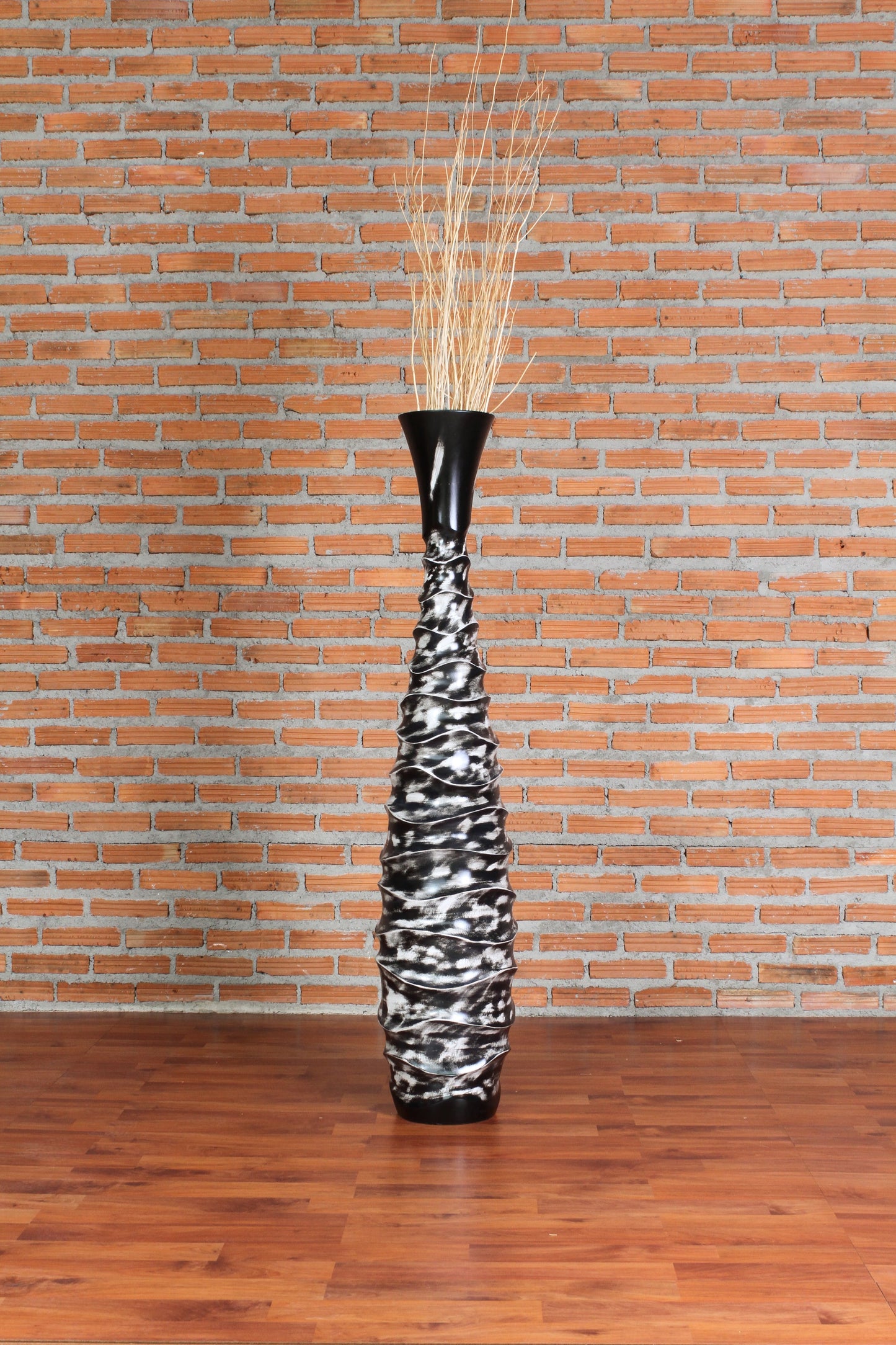 Large Mango Wood Floor Vase – Handcrafted Decorative Highlight from Thailand, 105 cm