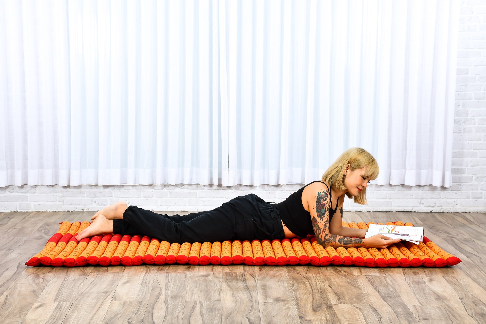 Kapok Roll-Up Mattress – Foldable Sleeping & Relax Mat with Cotton Cover for Home & Outdoor Use, Sf02 - Orange, L: 190x100 cm