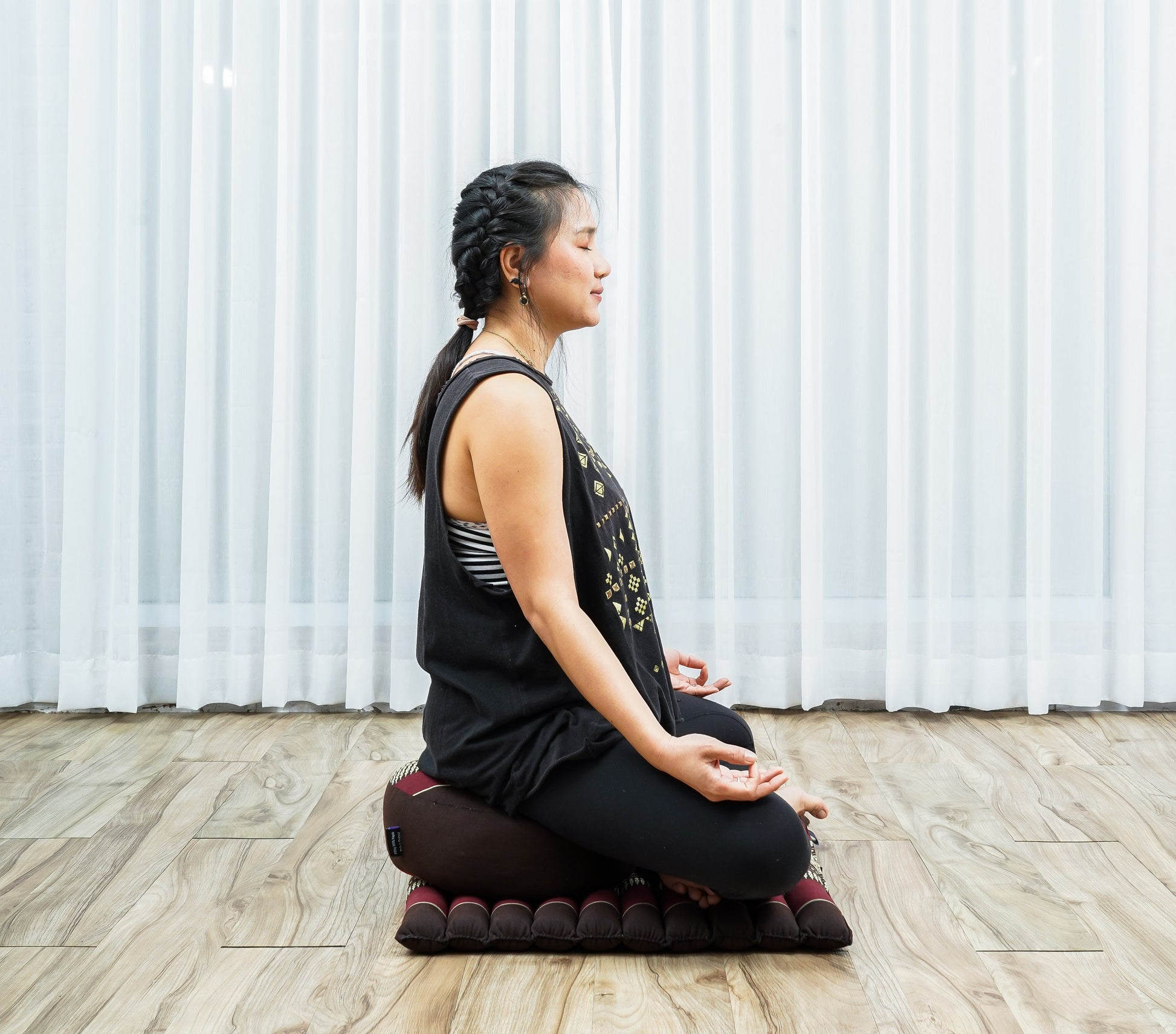 Compact Meditation Cushion Set Made of Kapok – Small Zabuton & Zafu with Cotton Cover, Sf19 - Red, Brown