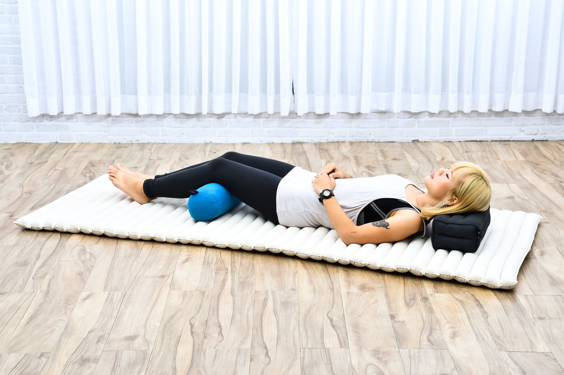 Yoga Roll Cushion – Compact Kapok Bolster & Meditation Pillow with Cotton Cover, Cl22 - Light Blue