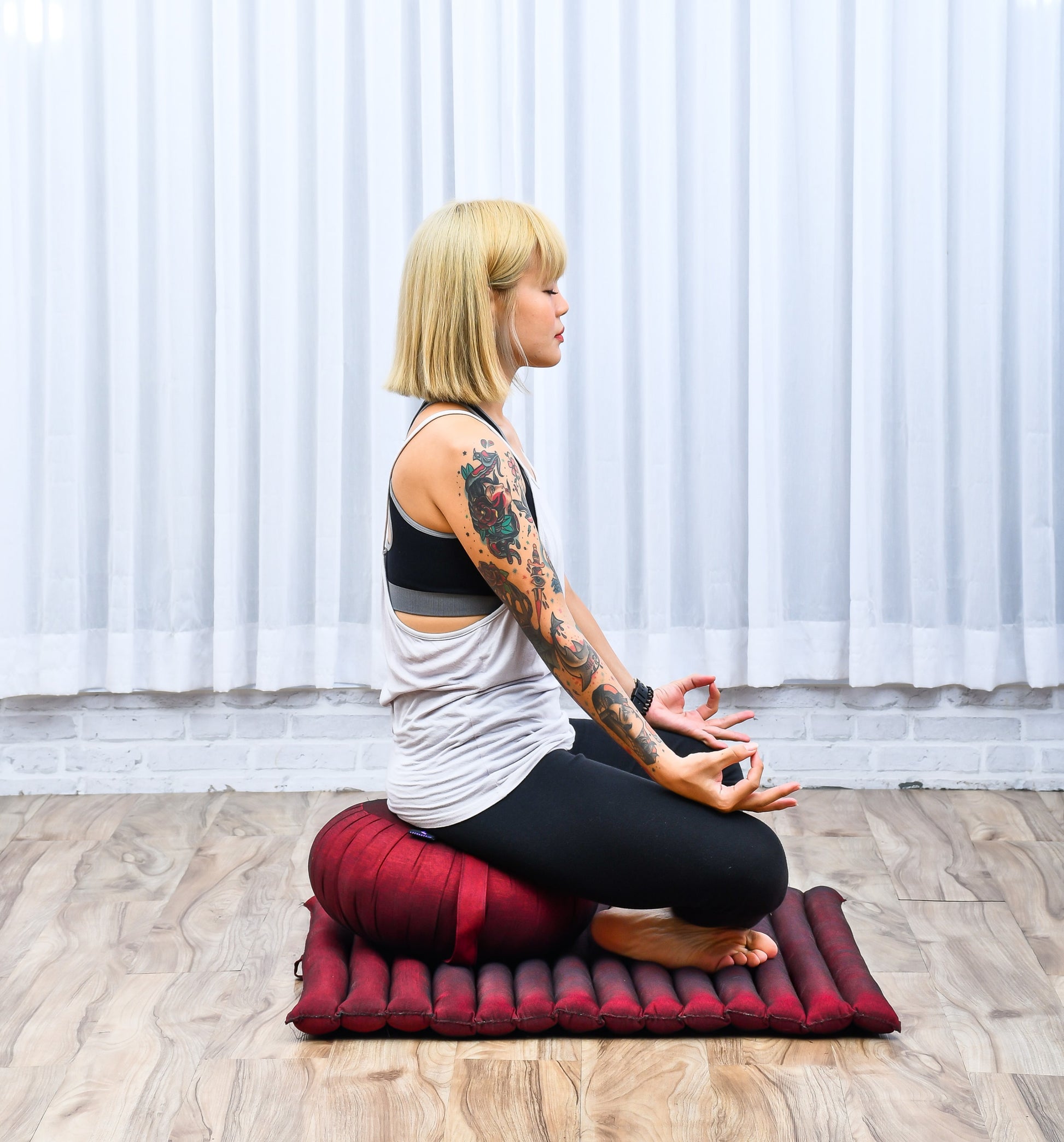 Kapok Meditation Cushion Set – Zabuton Mat & Zafu Seat Cushion with Cotton Cover, Cl24 - Red