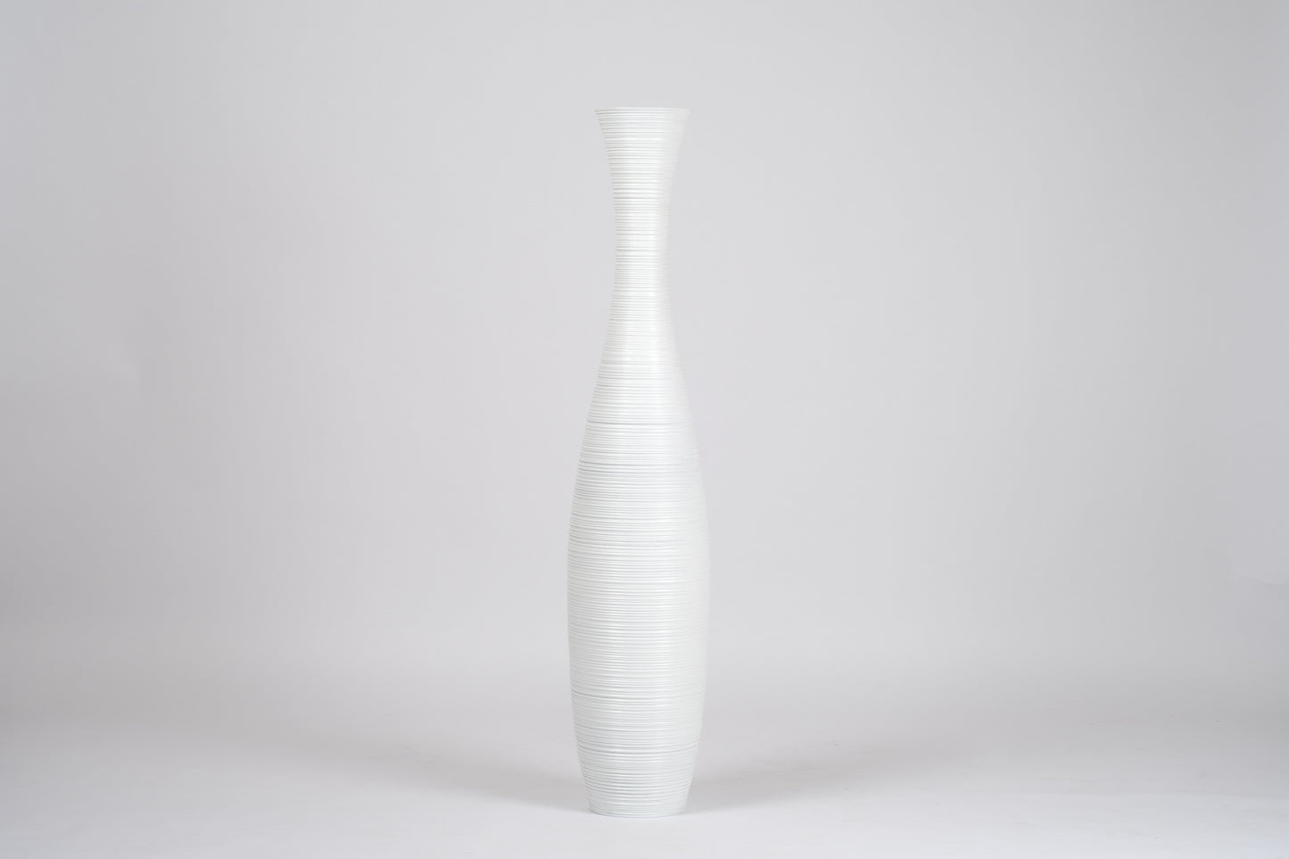 Large Mango Wood Floor Vase – Handcrafted Decorative Highlight from Thailand, 105 cm