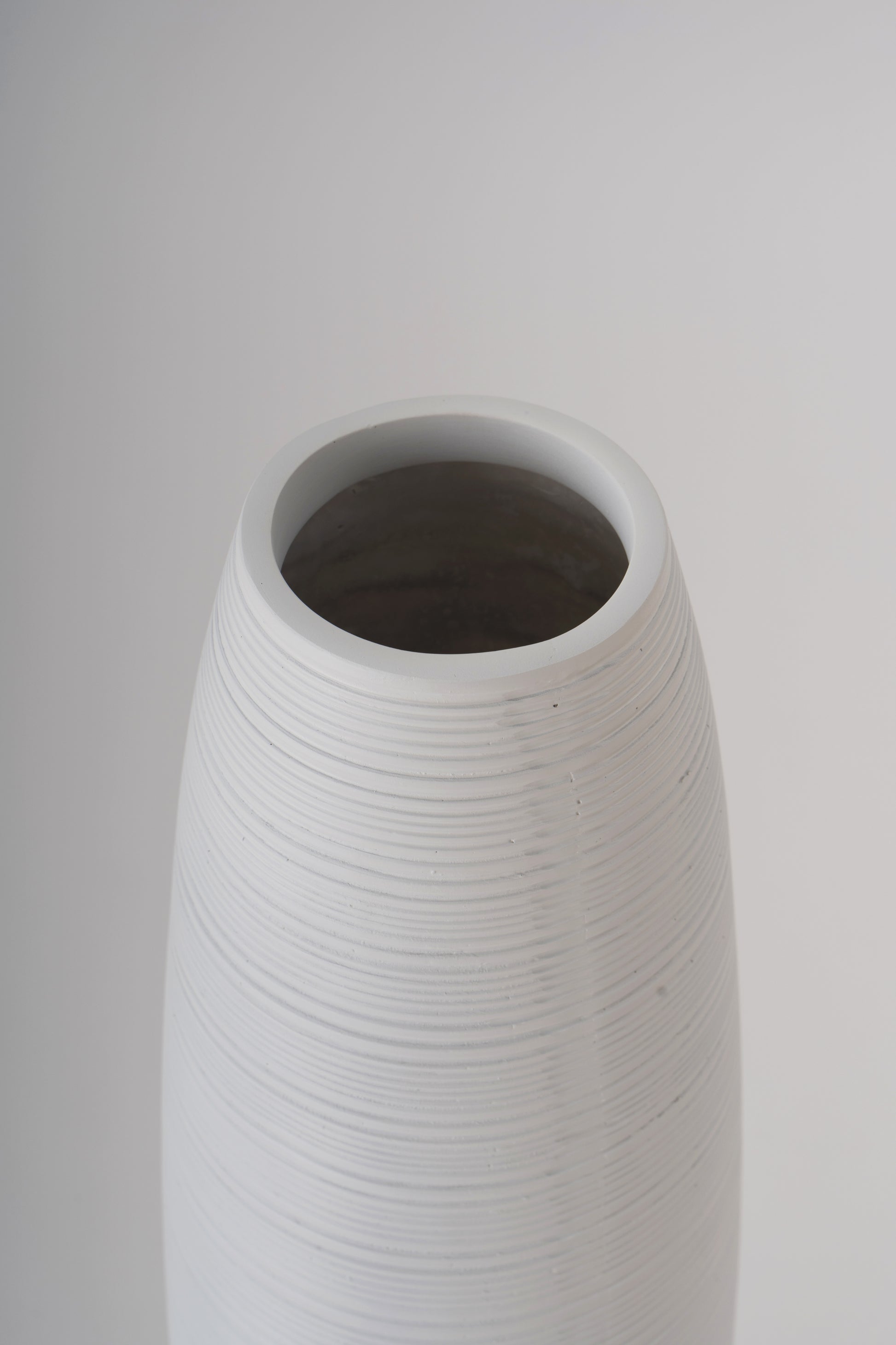 Large Resin Floor Vase – Stylish Waterproof Vase for Fresh & Dried Flowers, 85 cm