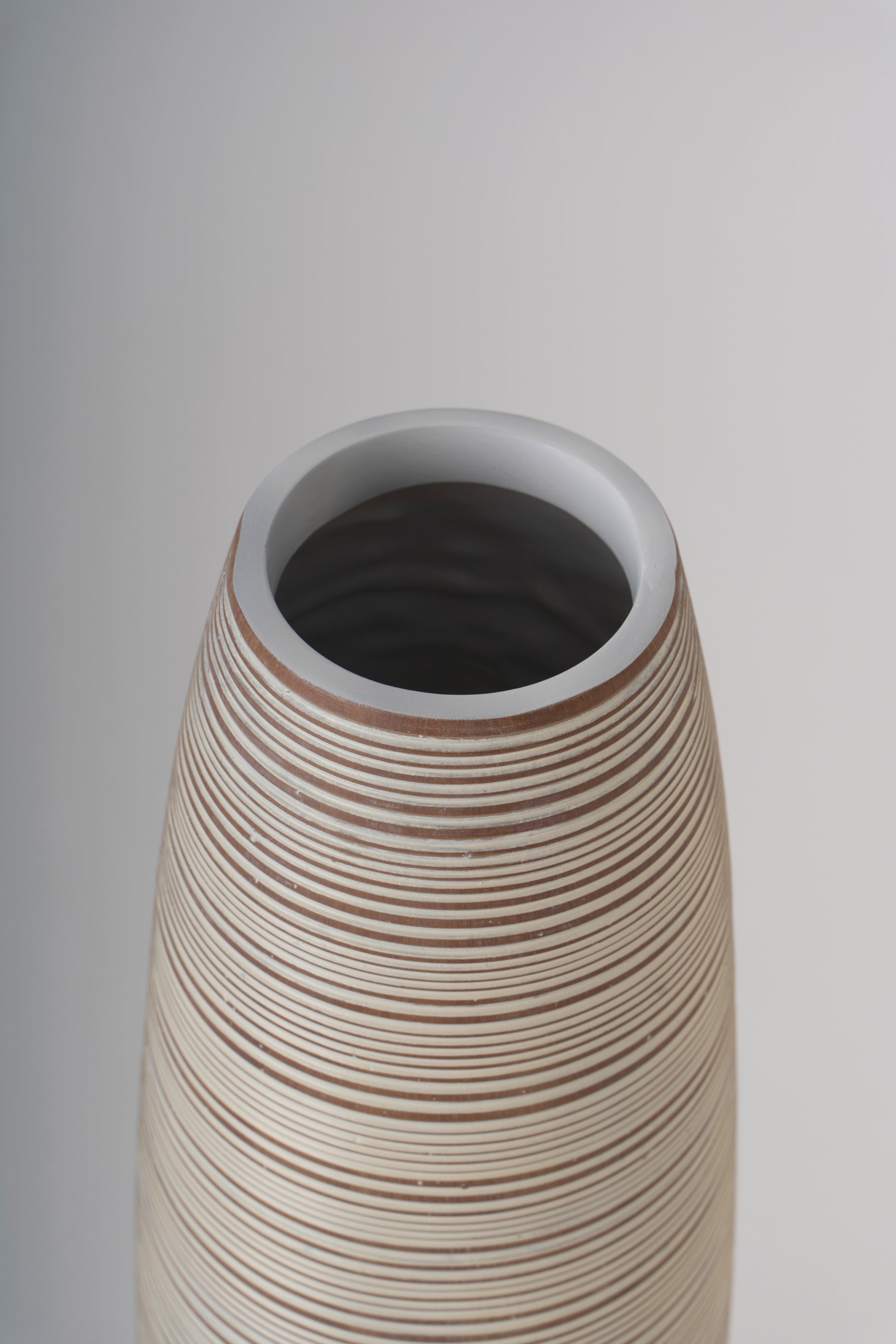 Large Resin Floor Vase – Stylish Waterproof Vase for Fresh & Dried Flowers, 85 cm