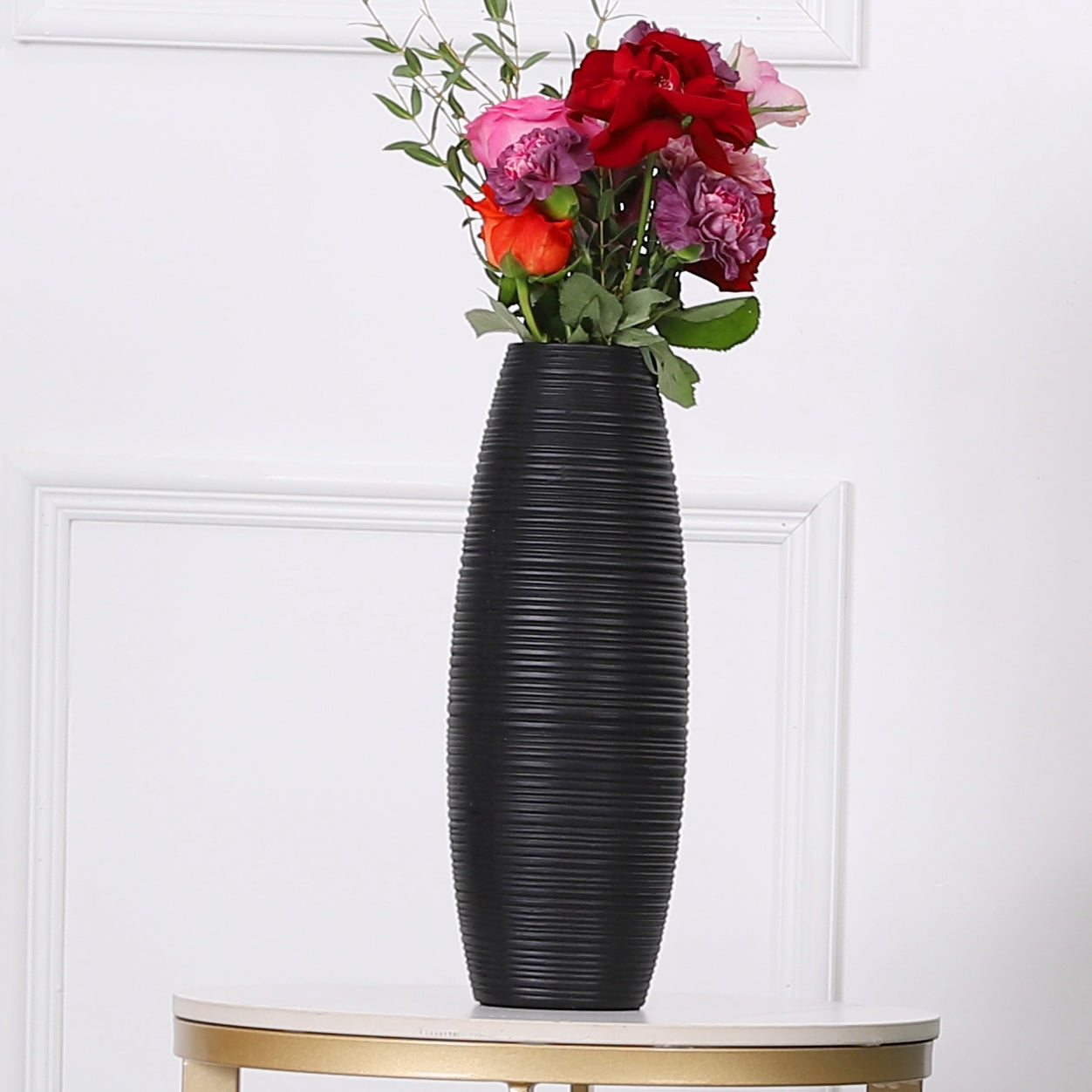 Compact Resin Vase – Stylish Waterproof Decorative Vase for Floor, Table or Shelf, black, 34 cm