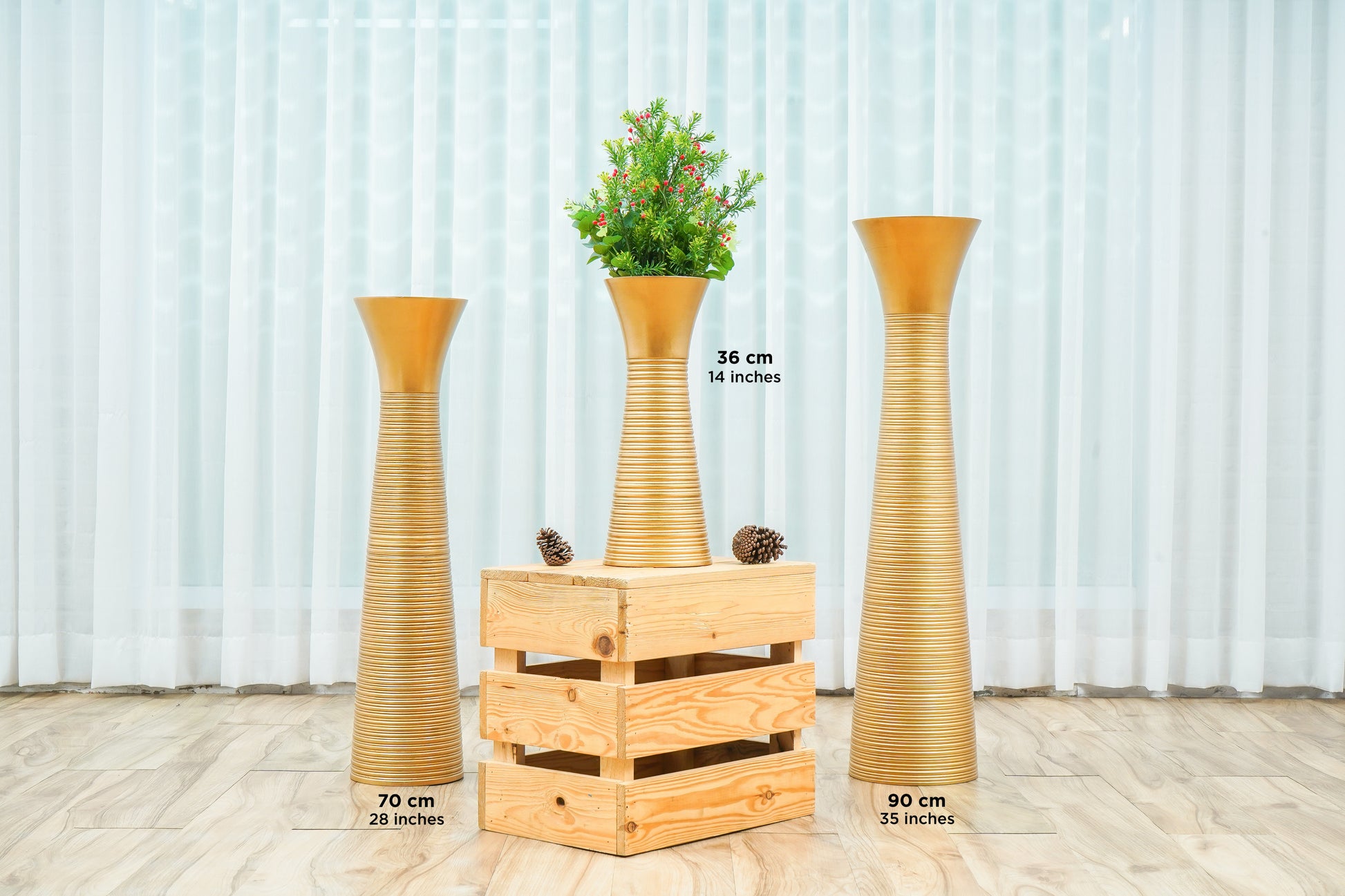 Large Mango Wood Floor Vase – Handcrafted Decorative Highlight from Thailand, 85 cm