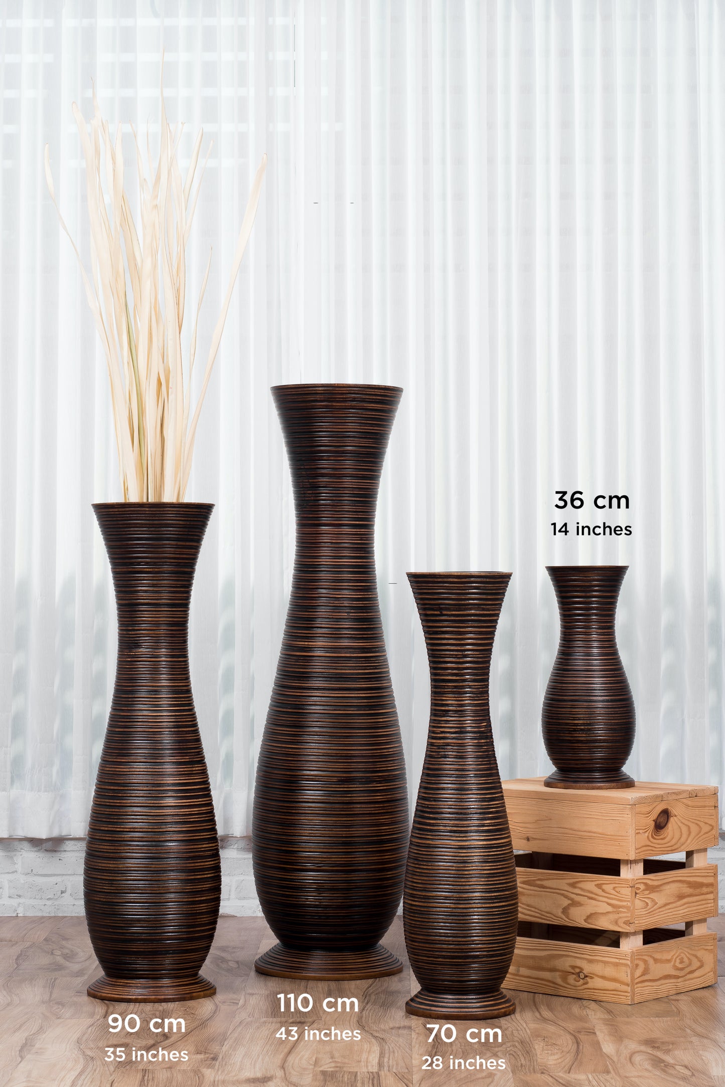 Large Mango Wood Floor Vase – Handcrafted Decorative Highlight from Thailand, 105 cm