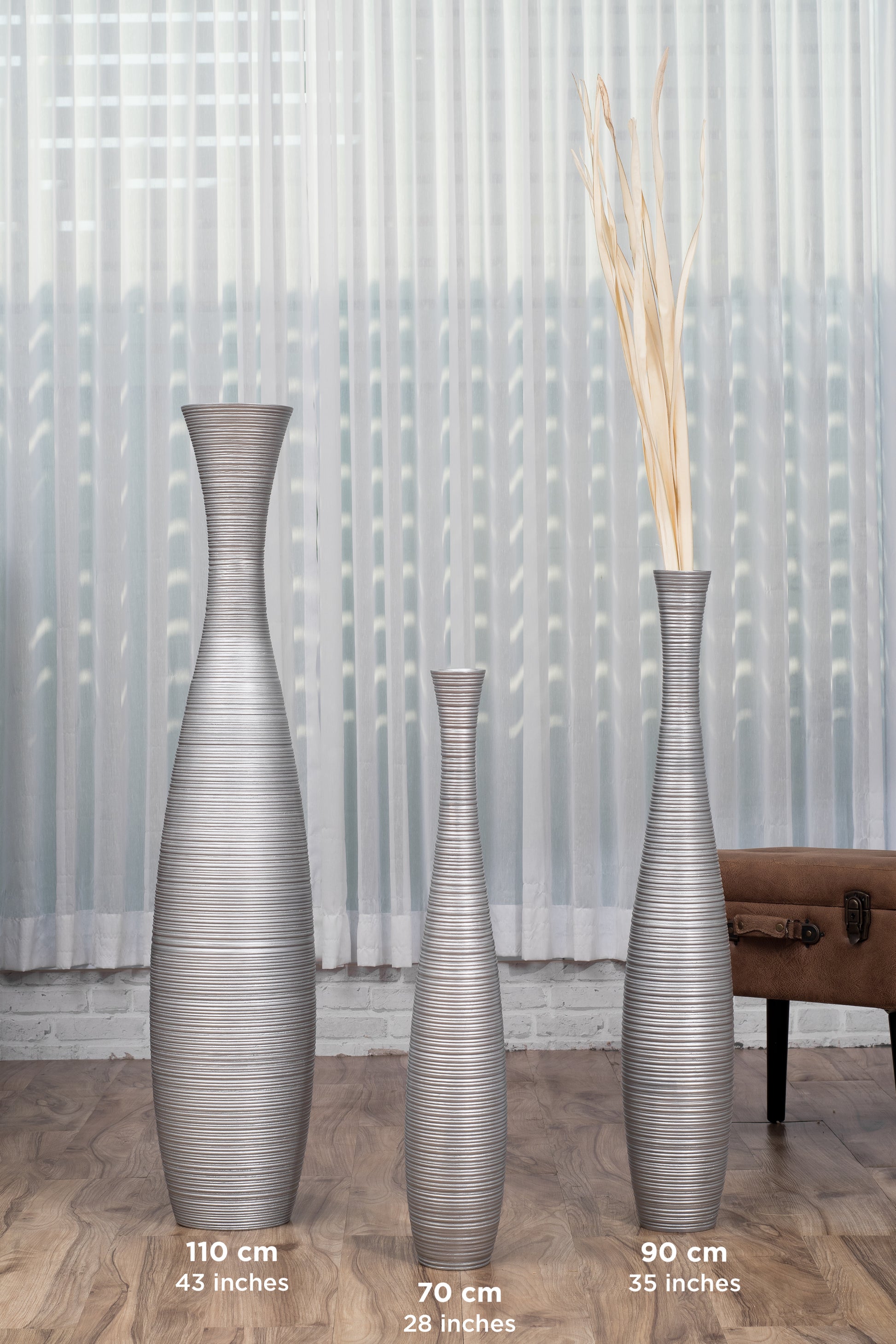 Large Mango Wood Floor Vase – Handcrafted Decorative Highlight from Thailand, 85 cm