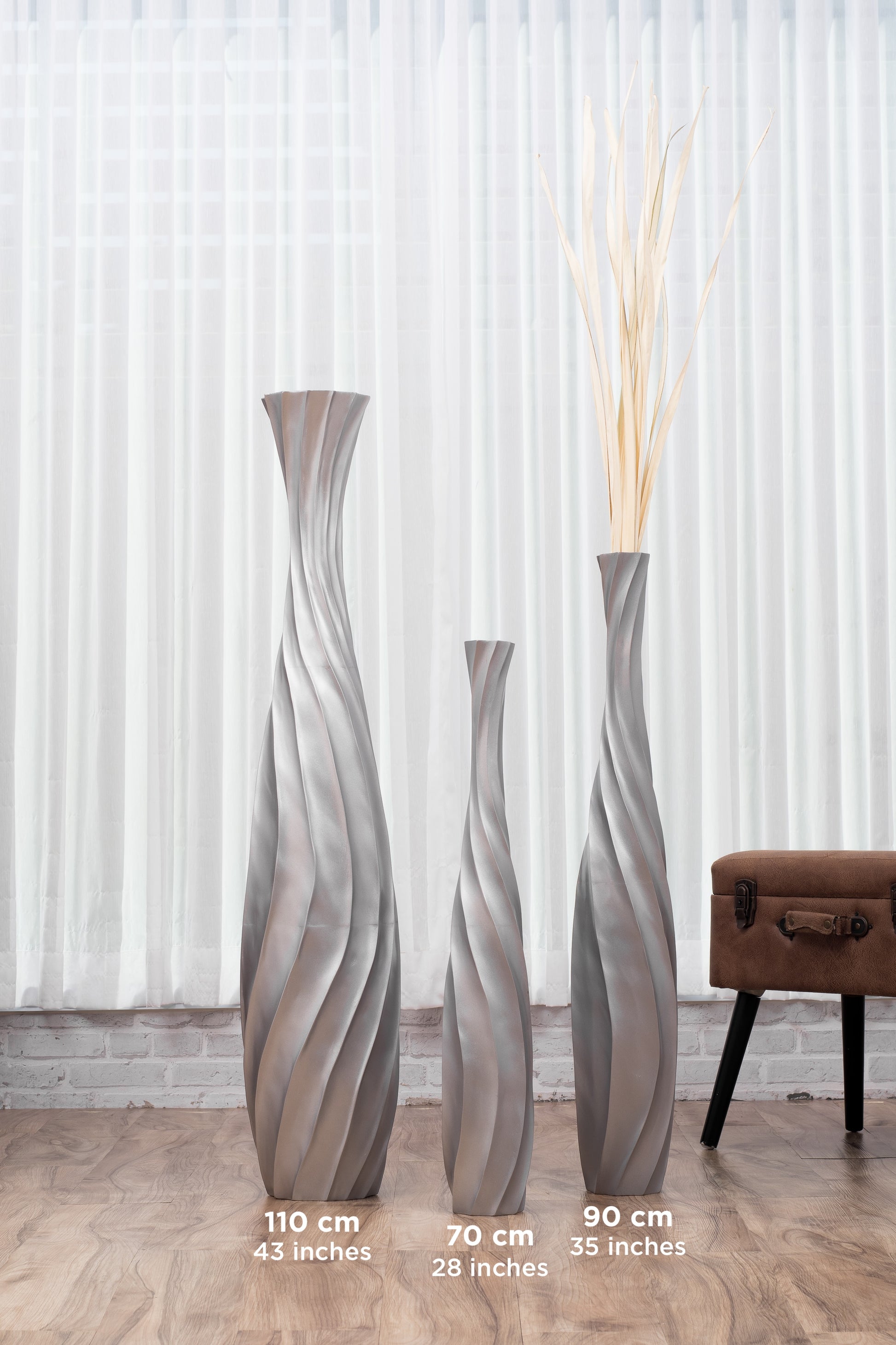 Large Mango Wood Floor Vase – Handcrafted Decorative Highlight from Thailand, 85 cm