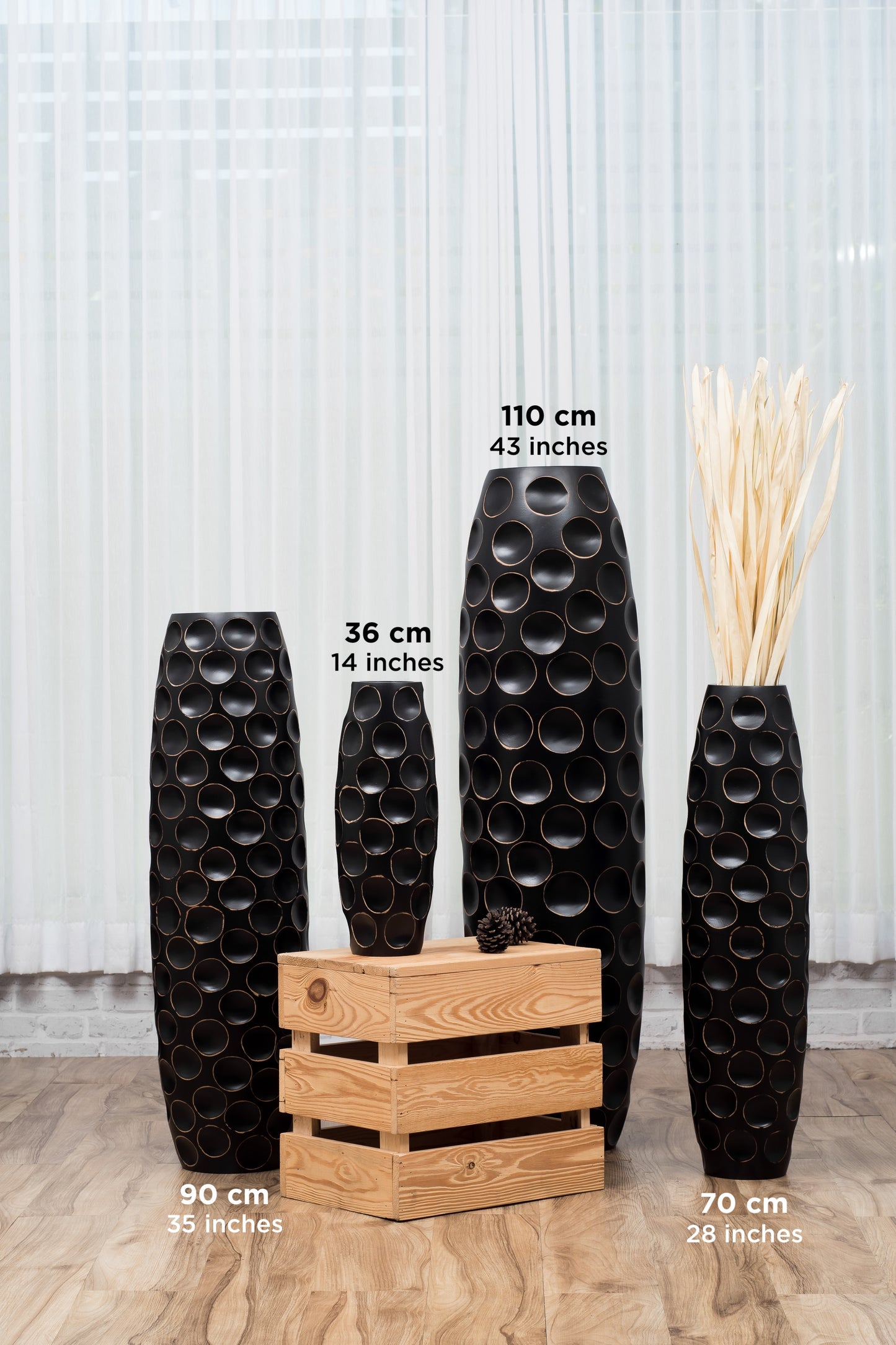 Large Mango Wood Floor Vase – Handcrafted Decorative Highlight from Thailand, 65 cm