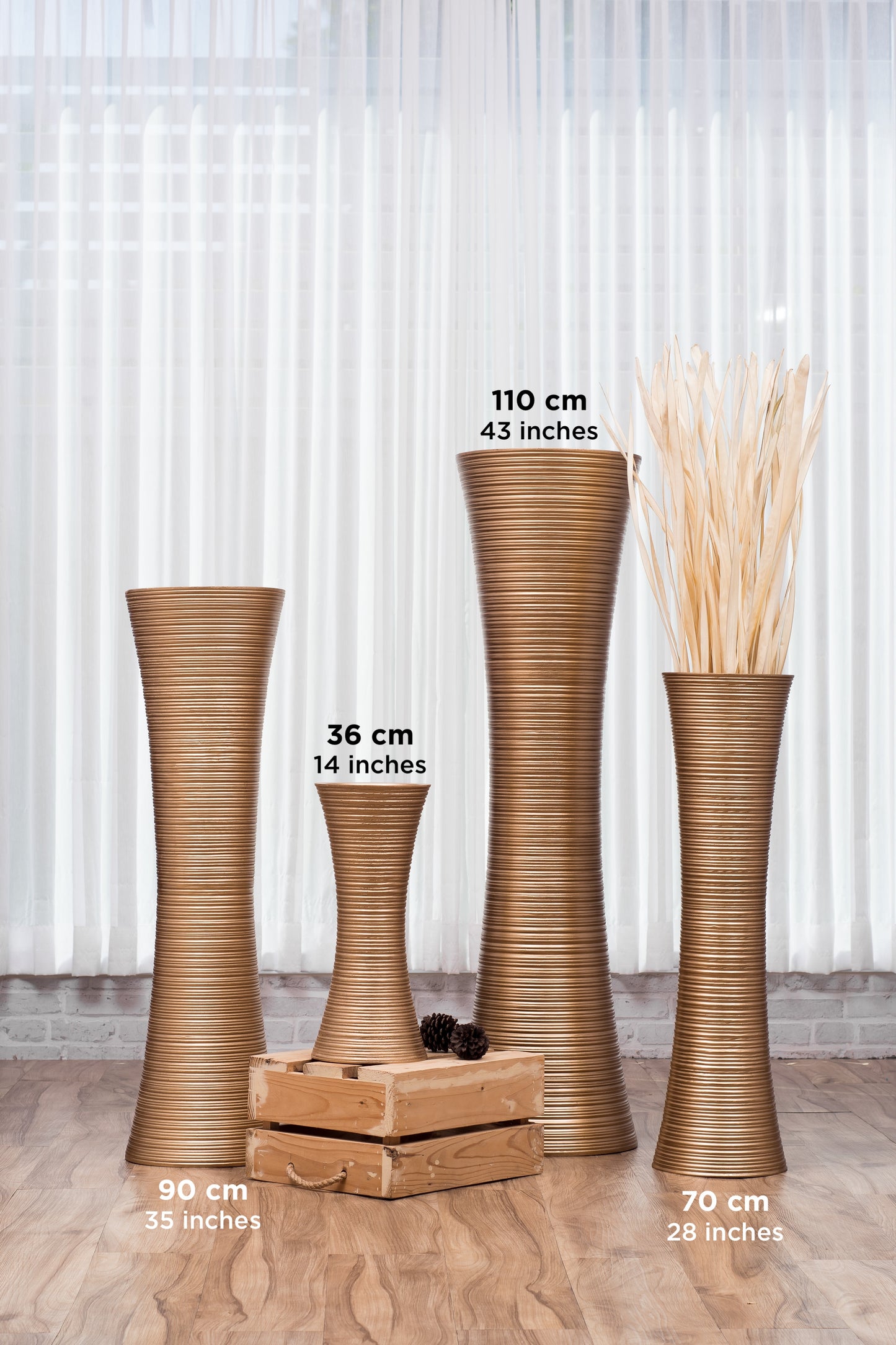 Large Mango Wood Floor Vase – Handcrafted Decorative Highlight from Thailand, 65 cm