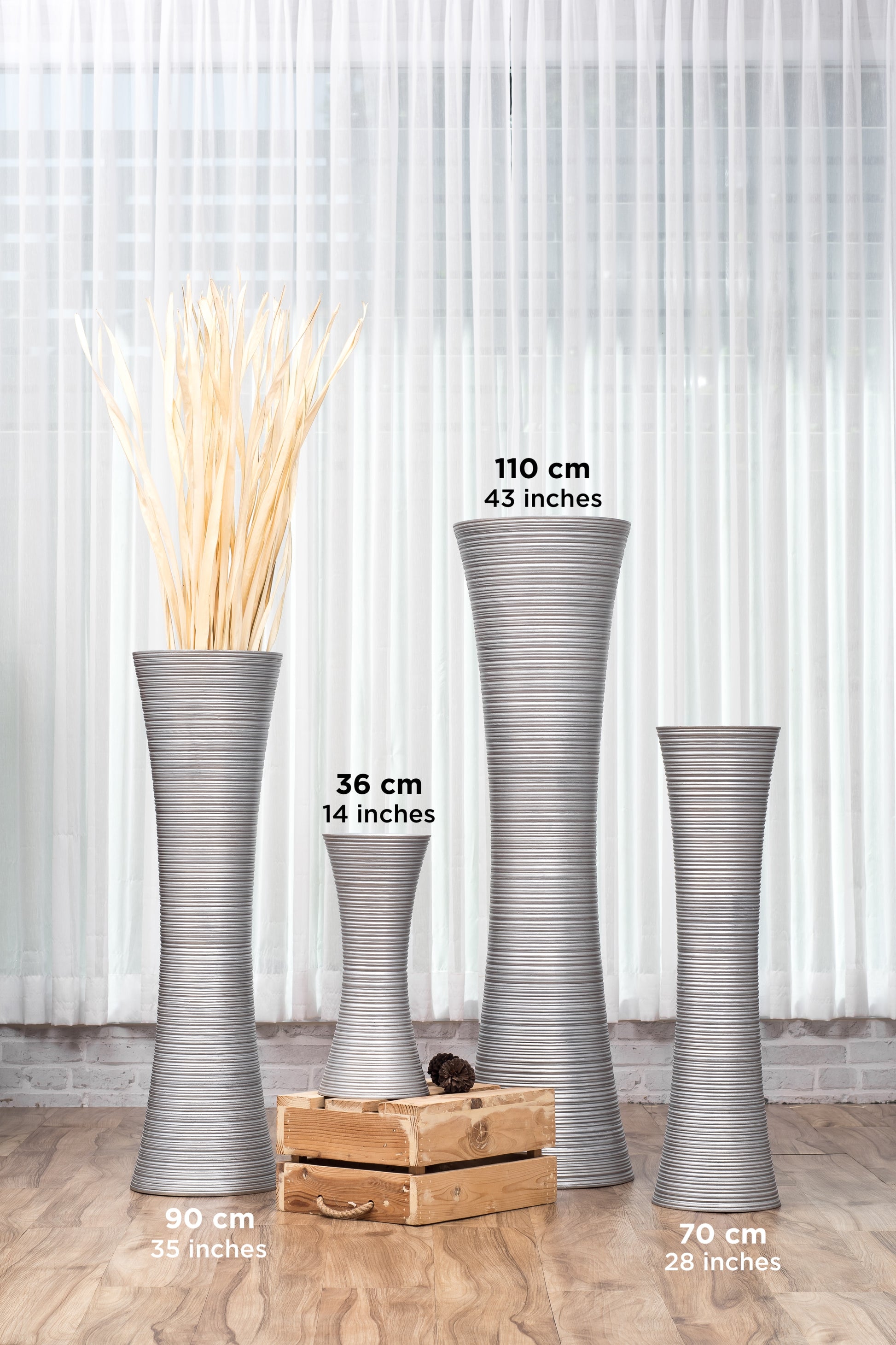 Large Mango Wood Floor Vase – Handcrafted Decorative Highlight from Thailand, 85 cm