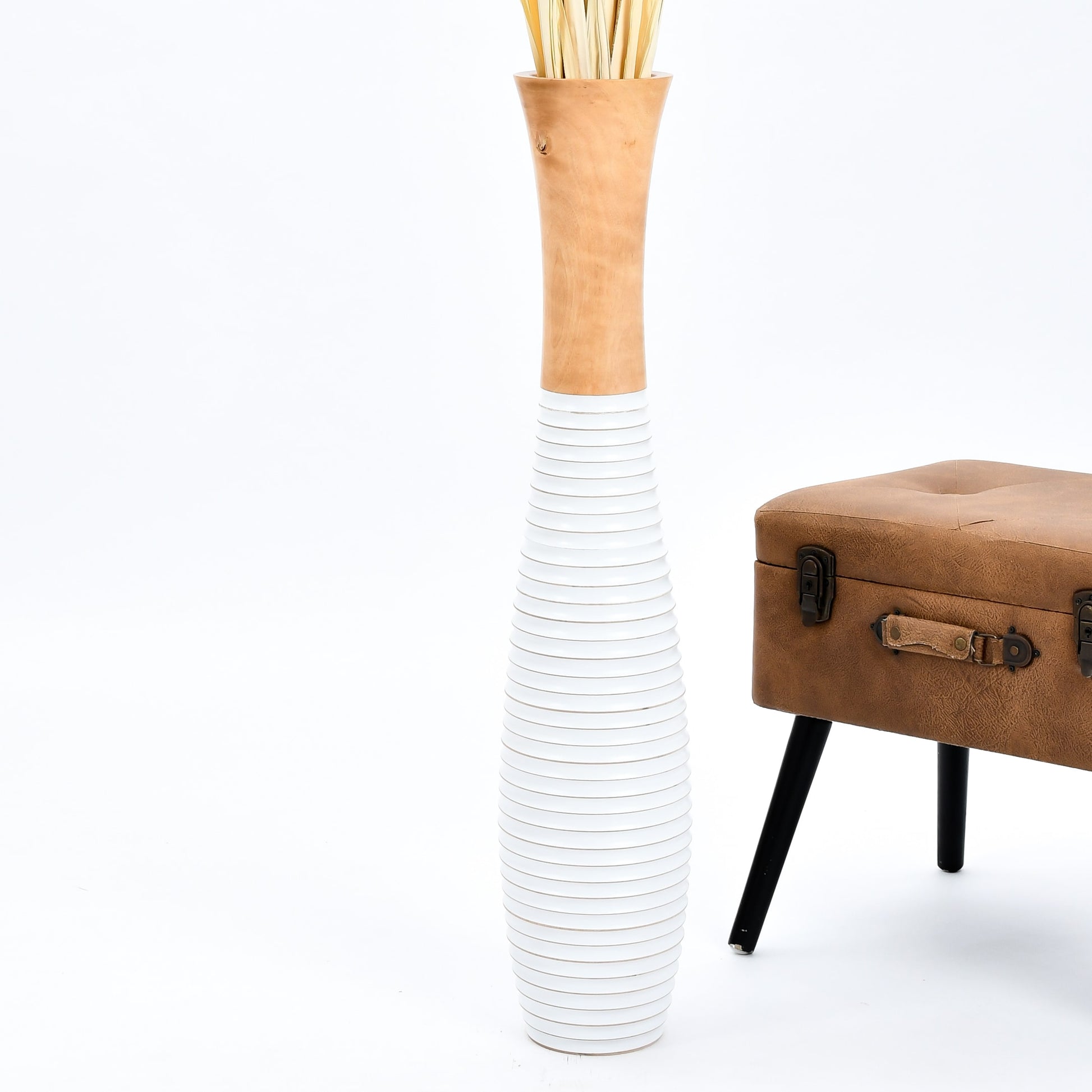 Large Mango Wood Floor Vase – Handcrafted Decorative Highlight from Thailand, 85 cm