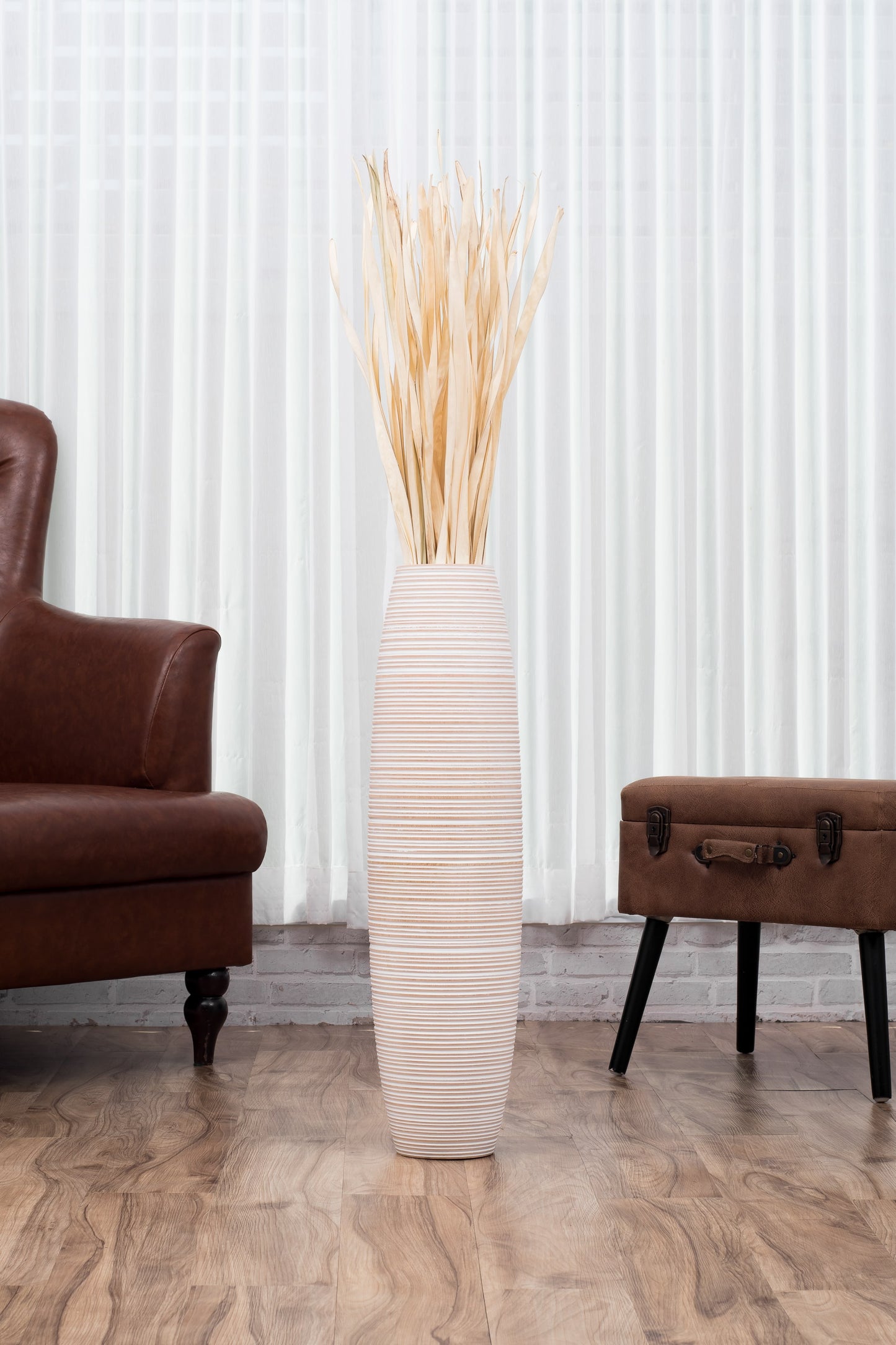 Large Mango Wood Floor Vase – Handcrafted Decorative Highlight from Thailand, white wash, 65 cm