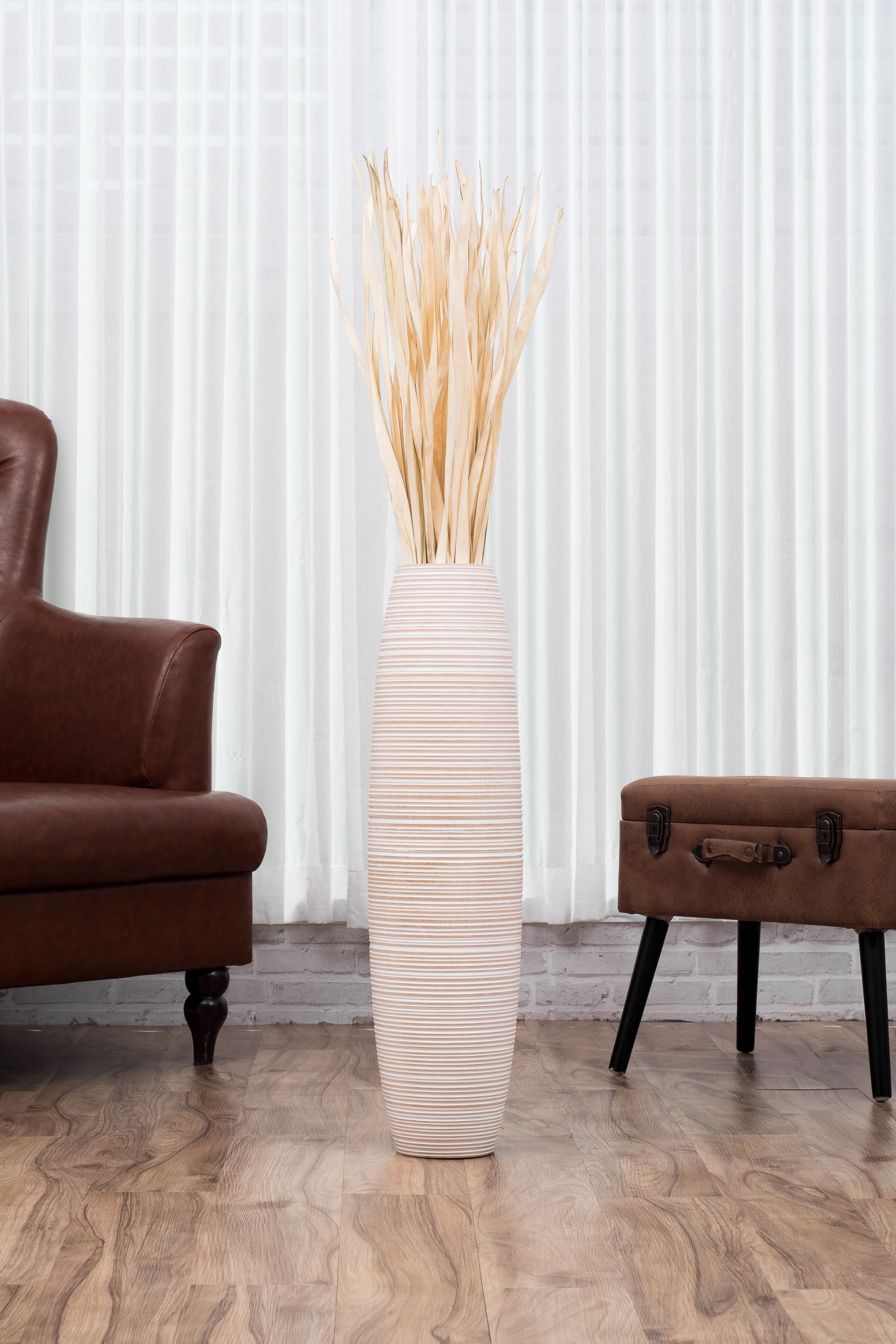 Large Mango Wood Floor Vase – Handcrafted Decorative Highlight from Thailand, white wash, 65 cm