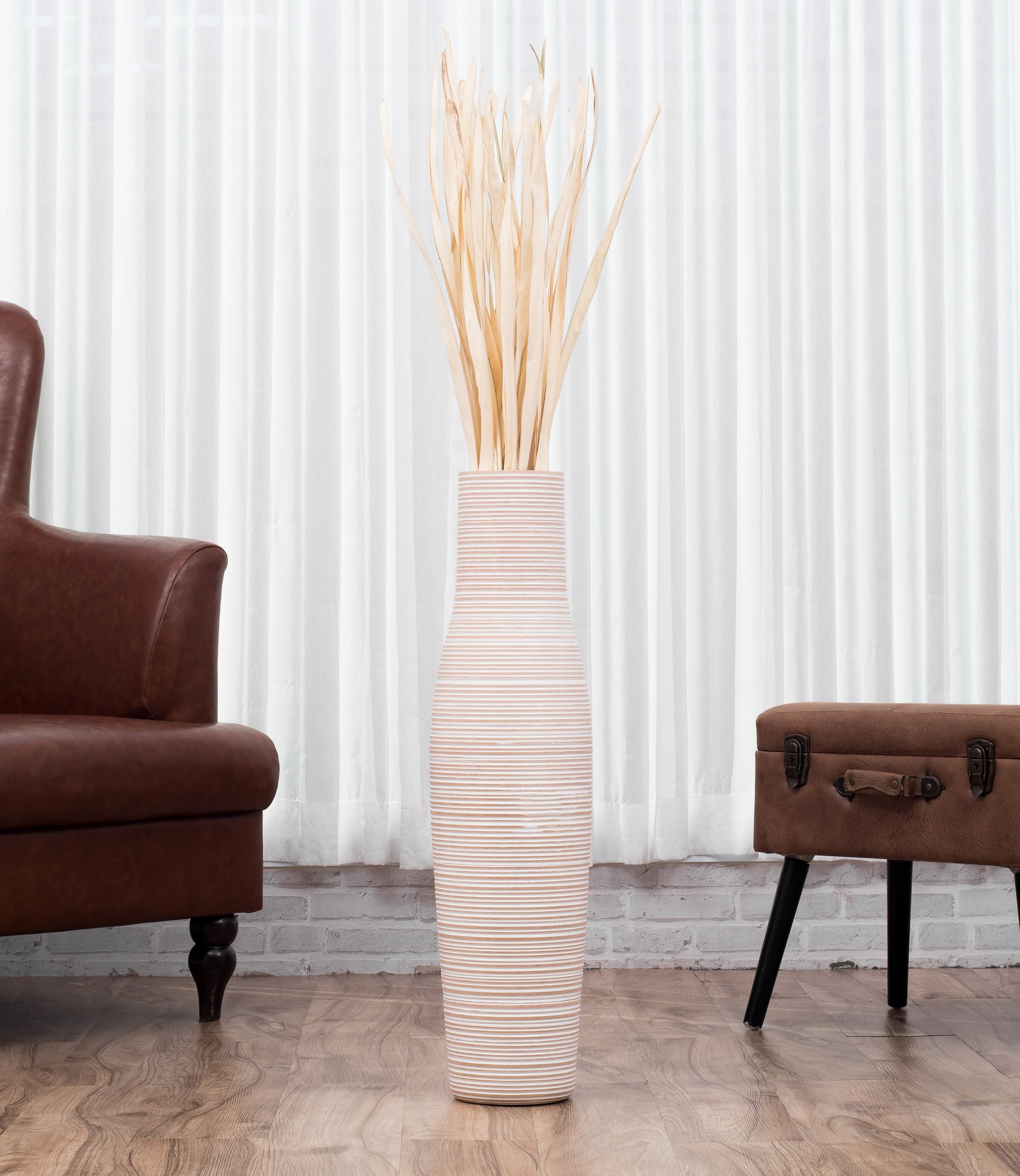Large Mango Wood Floor Vase – Handcrafted Decorative Highlight from Thailand, white wash, 65 cm