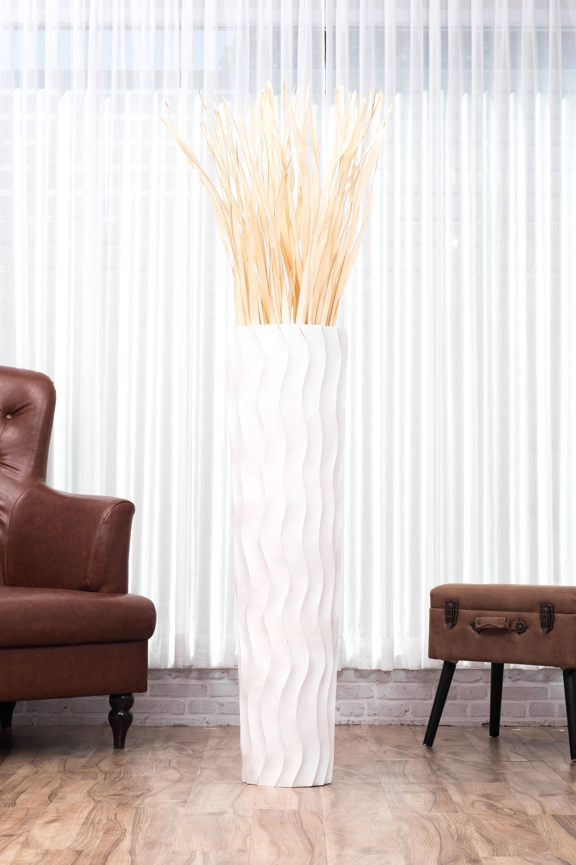 Large Mango Wood Floor Vase – Handcrafted Decorative Highlight from Thailand, white wash, 105 cm