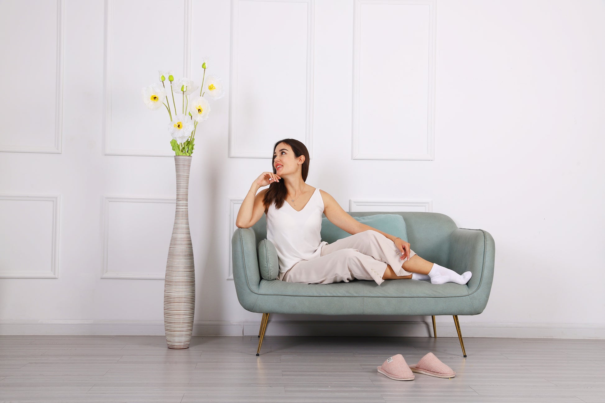 Large Resin Floor Vase – Stylish Waterproof Vase for Fresh & Dried Flowers, 105 cm