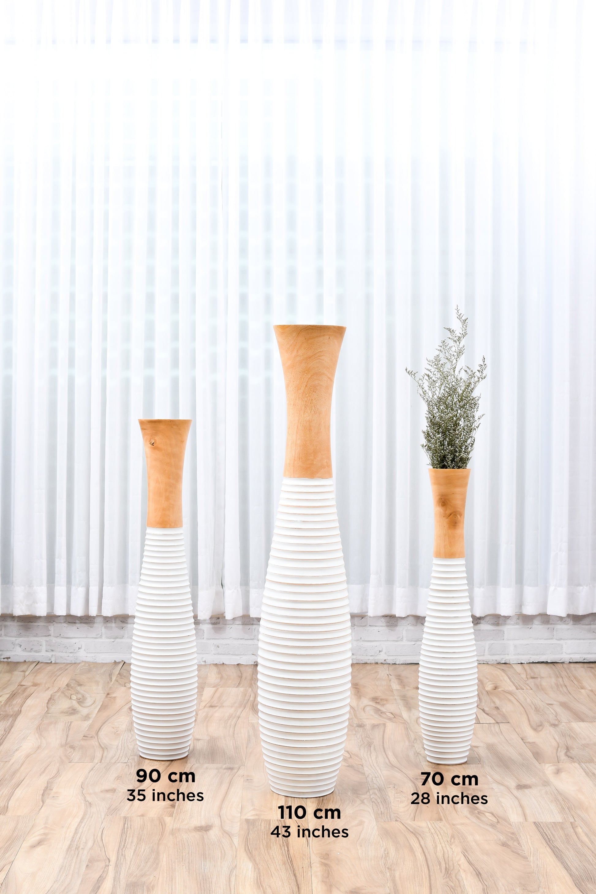 Large Mango Wood Floor Vase – Handcrafted Decorative Highlight from Thailand, 105 cm